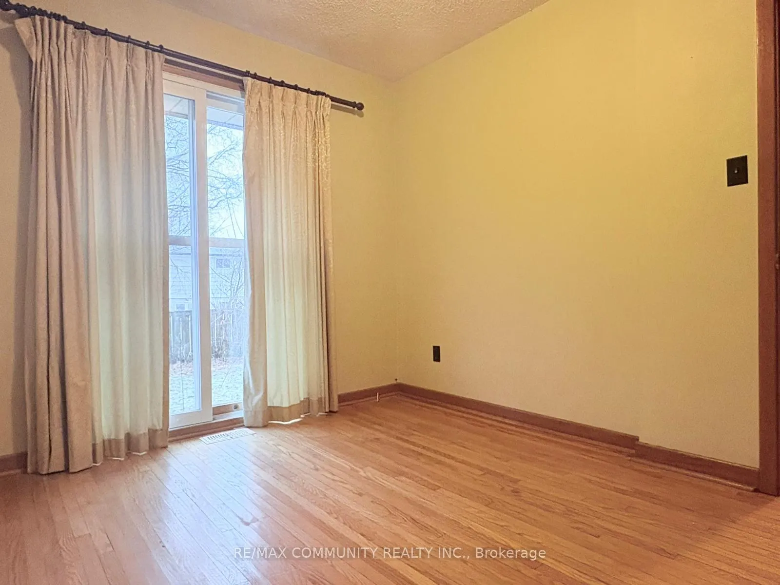 Photo 13 of Unit Main, 583 Annapolis Avenue, Oshawa, McLaughlin — HOMEH