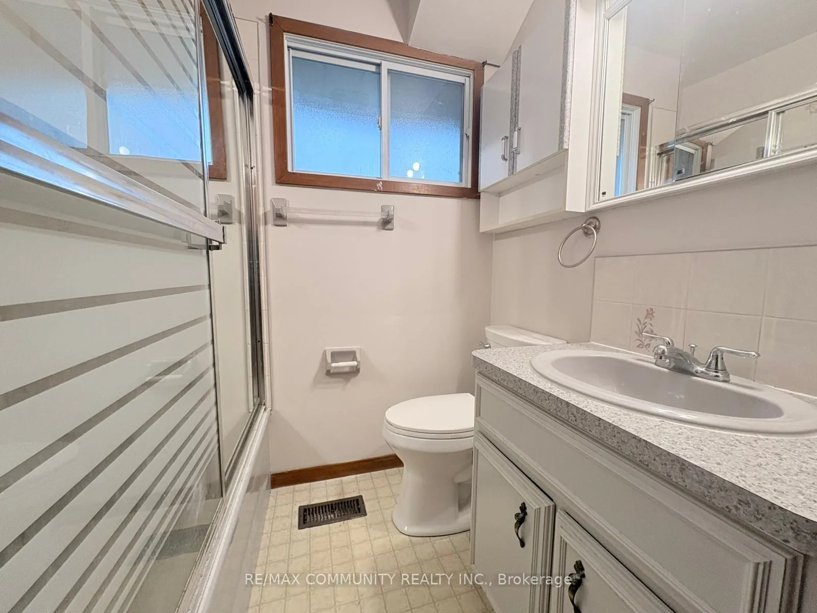 Photo 17 of Unit Main, 583 Annapolis Avenue, Oshawa, McLaughlin — HOMEH