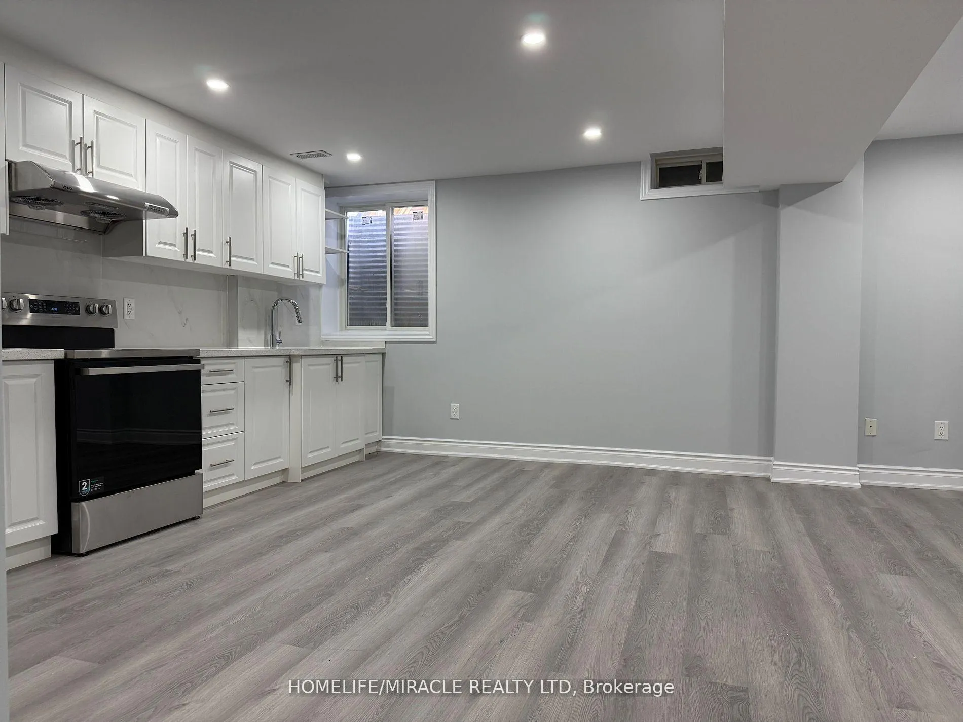 Photo 4 of 31 Flurry Circle, Brampton, Credit Valley — HOMEH