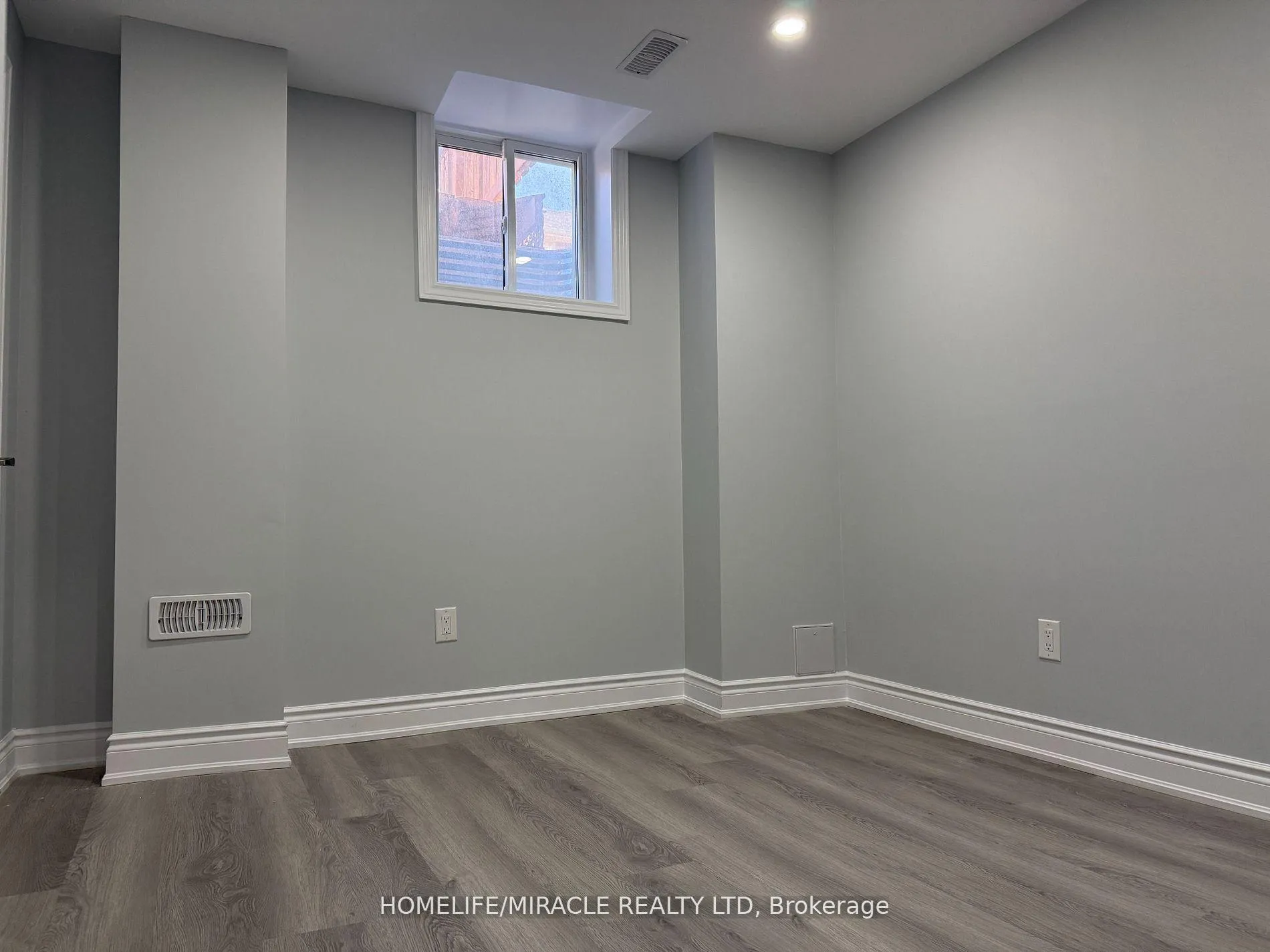 Photo 9 of 31 Flurry Circle, Brampton, Credit Valley — HOMEH