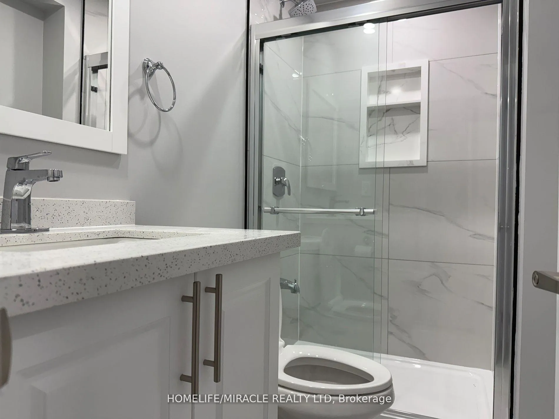 Photo 10 of 31 Flurry Circle, Brampton, Credit Valley — HOMEH