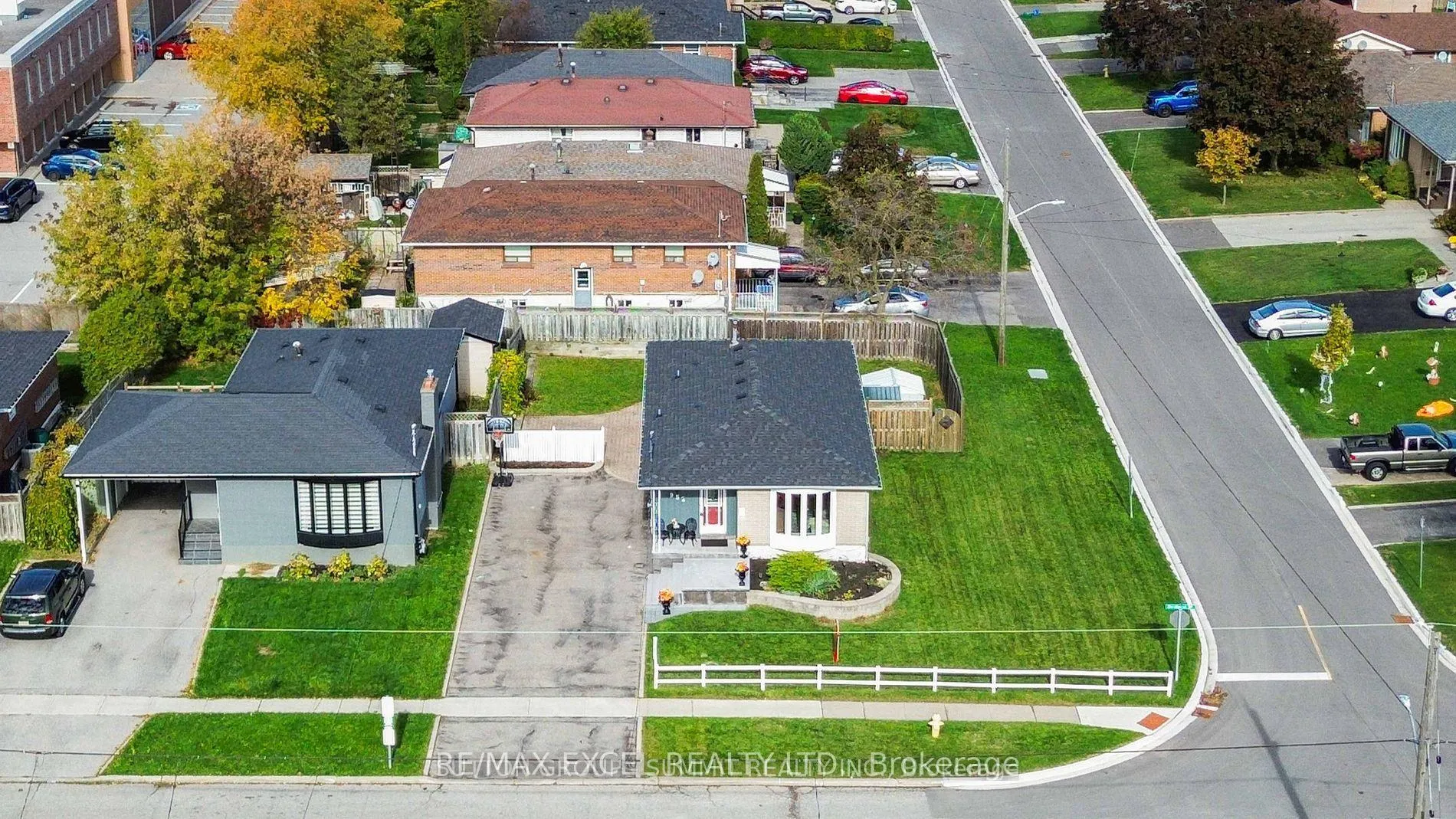 Photo 2 of 952 Oklahoma Drive, Pickering, West Shore — HOMEH