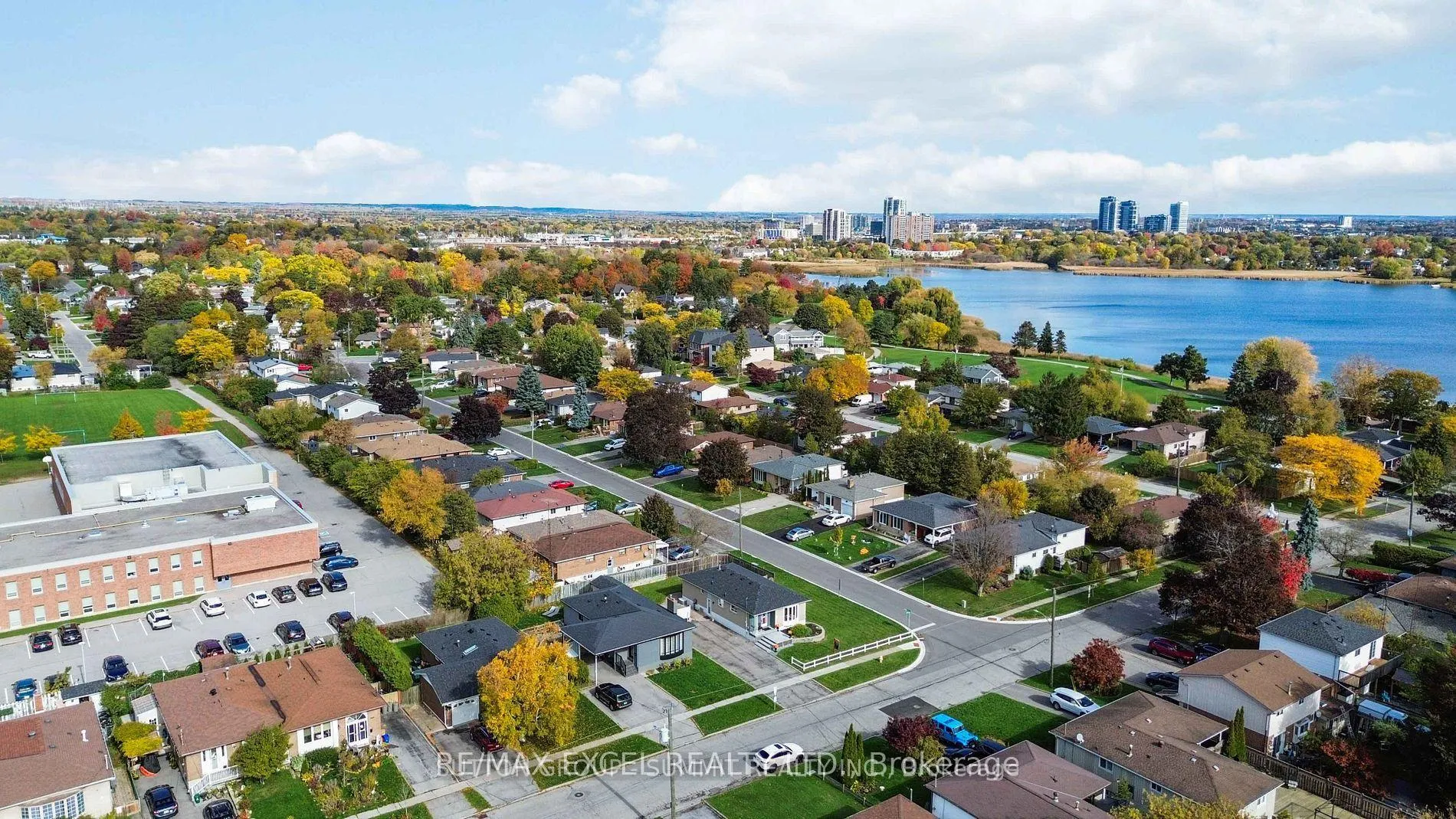 Photo 4 of 952 Oklahoma Drive, Pickering, West Shore — HOMEH