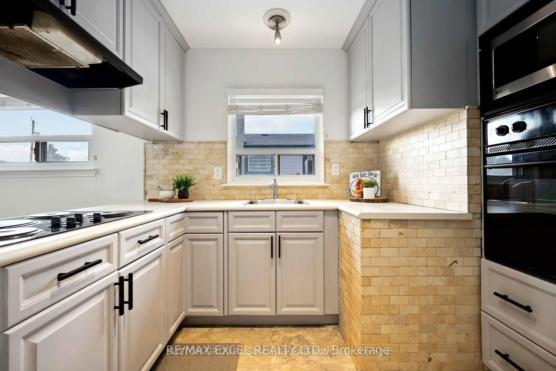 Photo 20 of 952 Oklahoma Drive, Pickering, West Shore — HOMEH