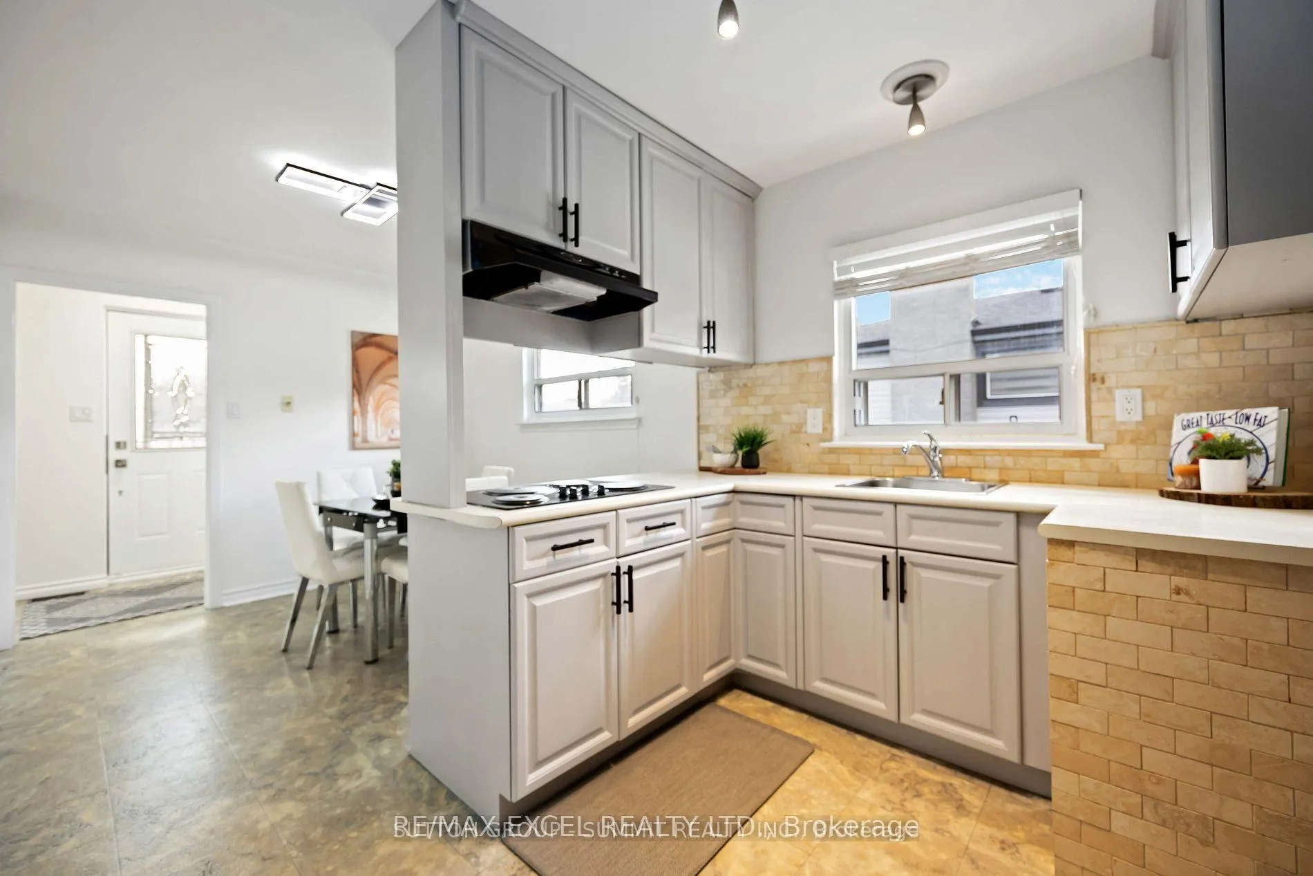 Photo 22 of 952 Oklahoma Drive, Pickering, West Shore — HOMEH
