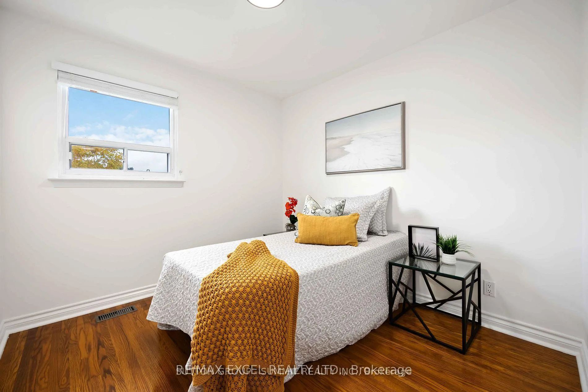Photo 24 of 952 Oklahoma Drive, Pickering, West Shore — HOMEH