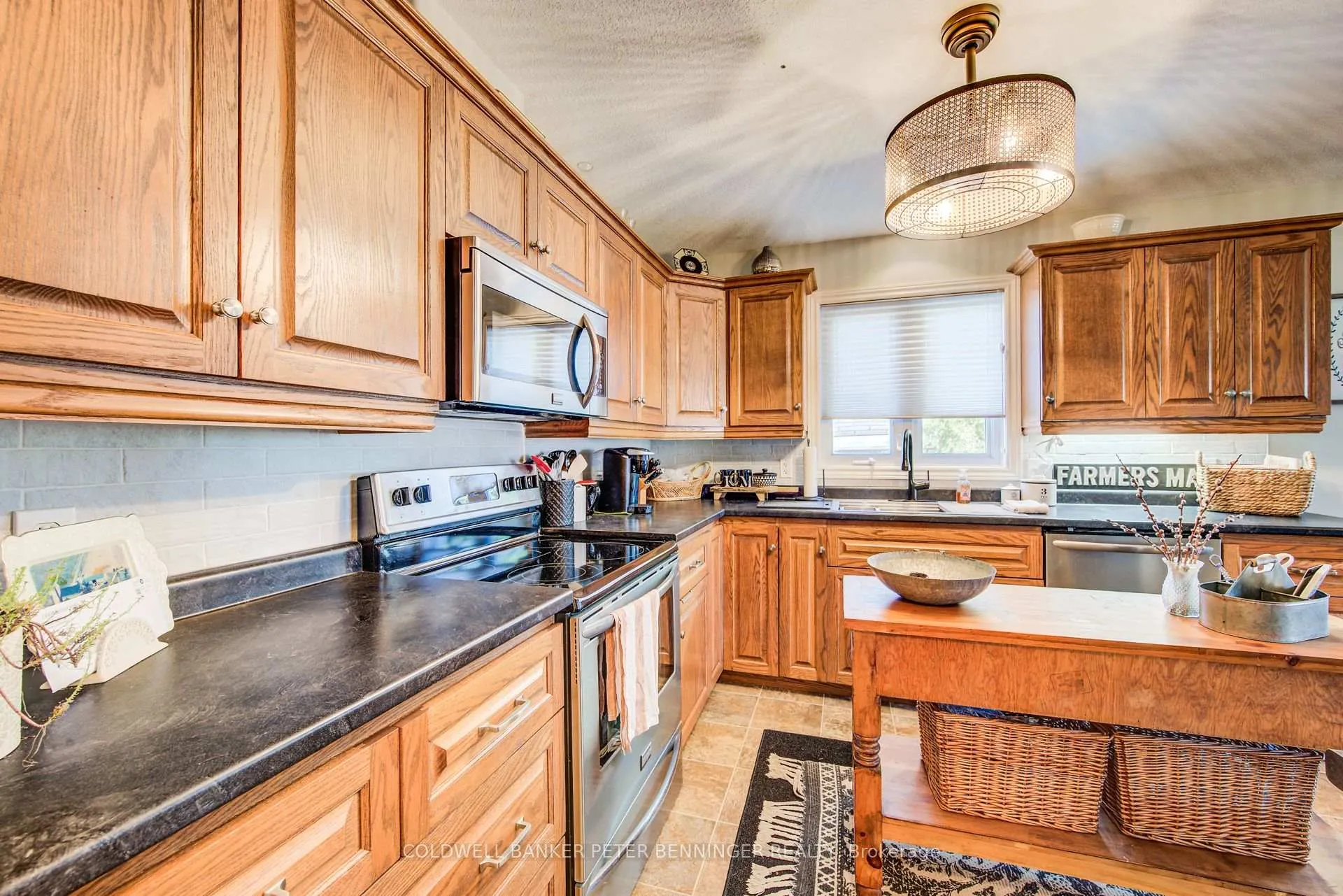 Photo 11 of 247 Armstrong Street W, North Perth, Listowel — HOMEH