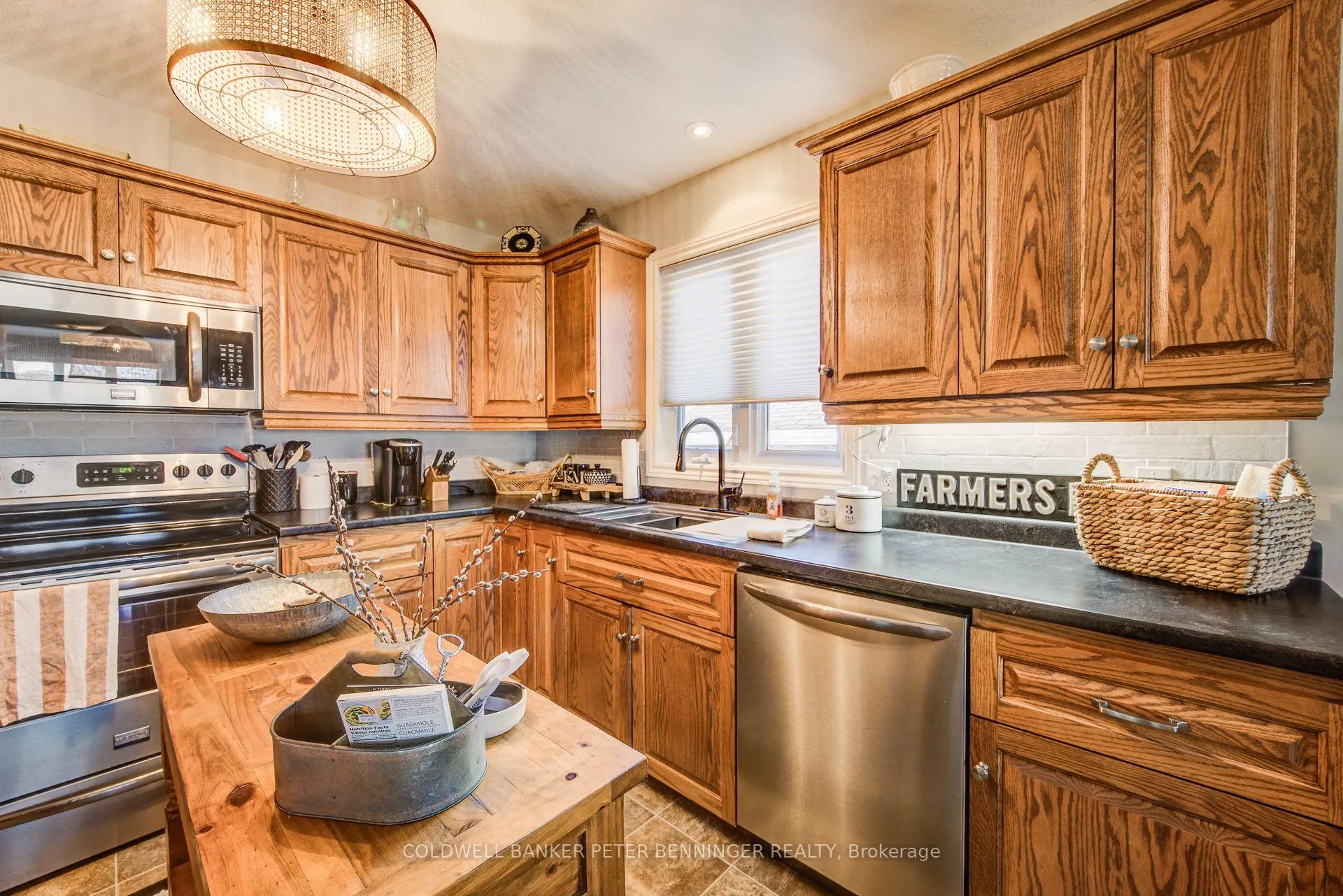 Photo 13 of 247 Armstrong Street W, North Perth, Listowel — HOMEH