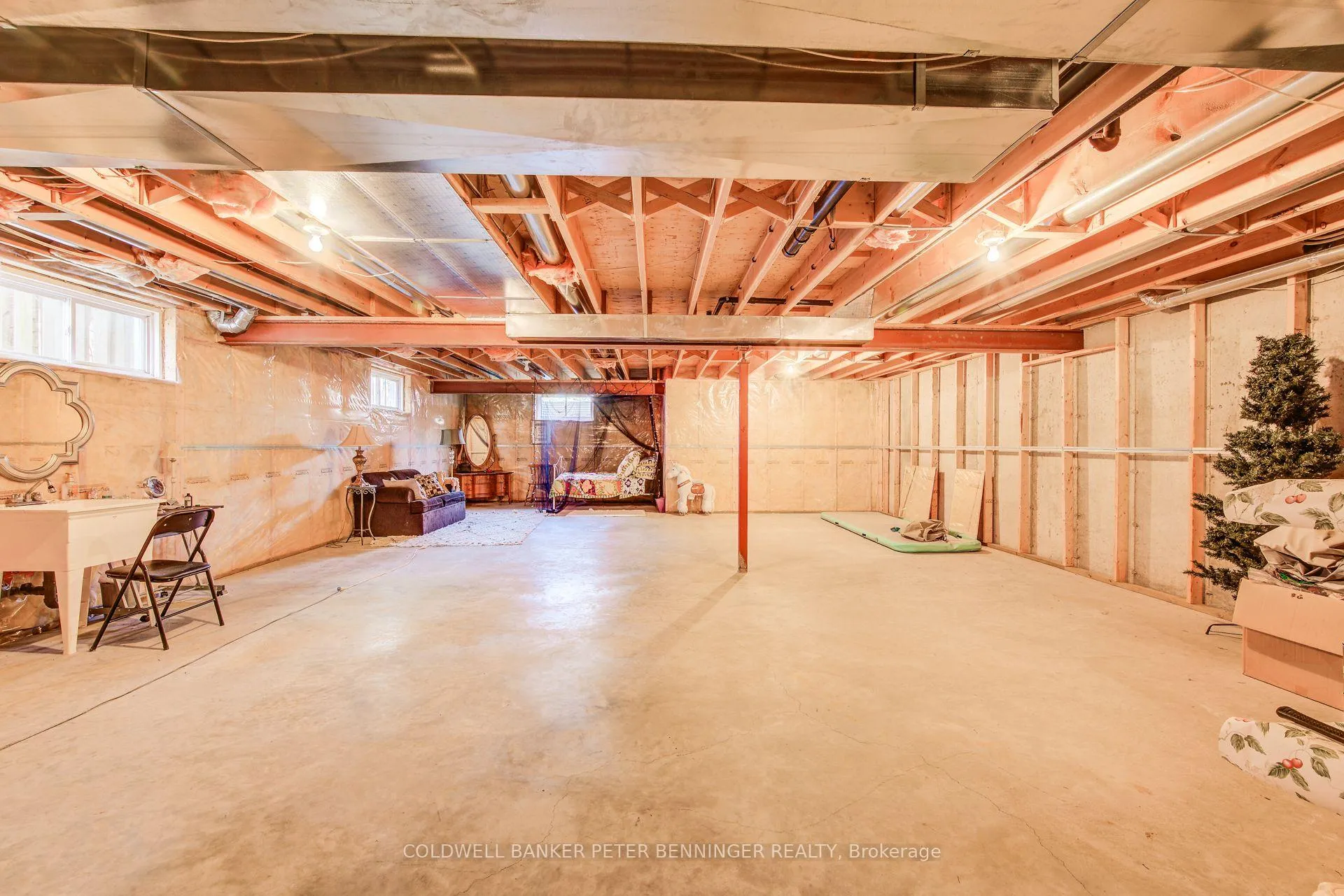 Photo 32 of 247 Armstrong Street W, North Perth, Listowel — HOMEH