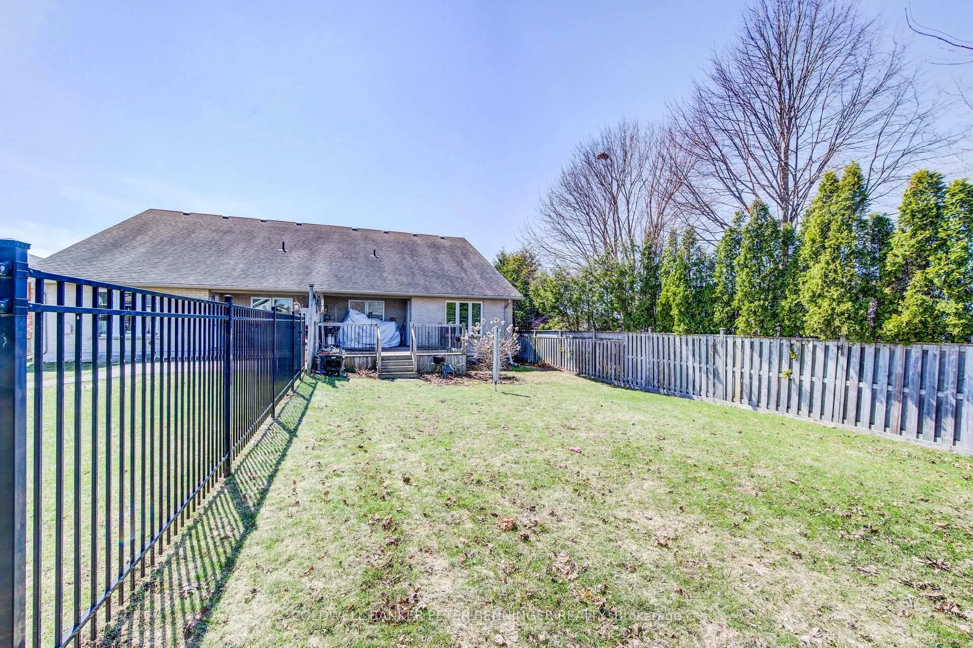 Photo 37 of 247 Armstrong Street W, North Perth, Listowel — HOMEH