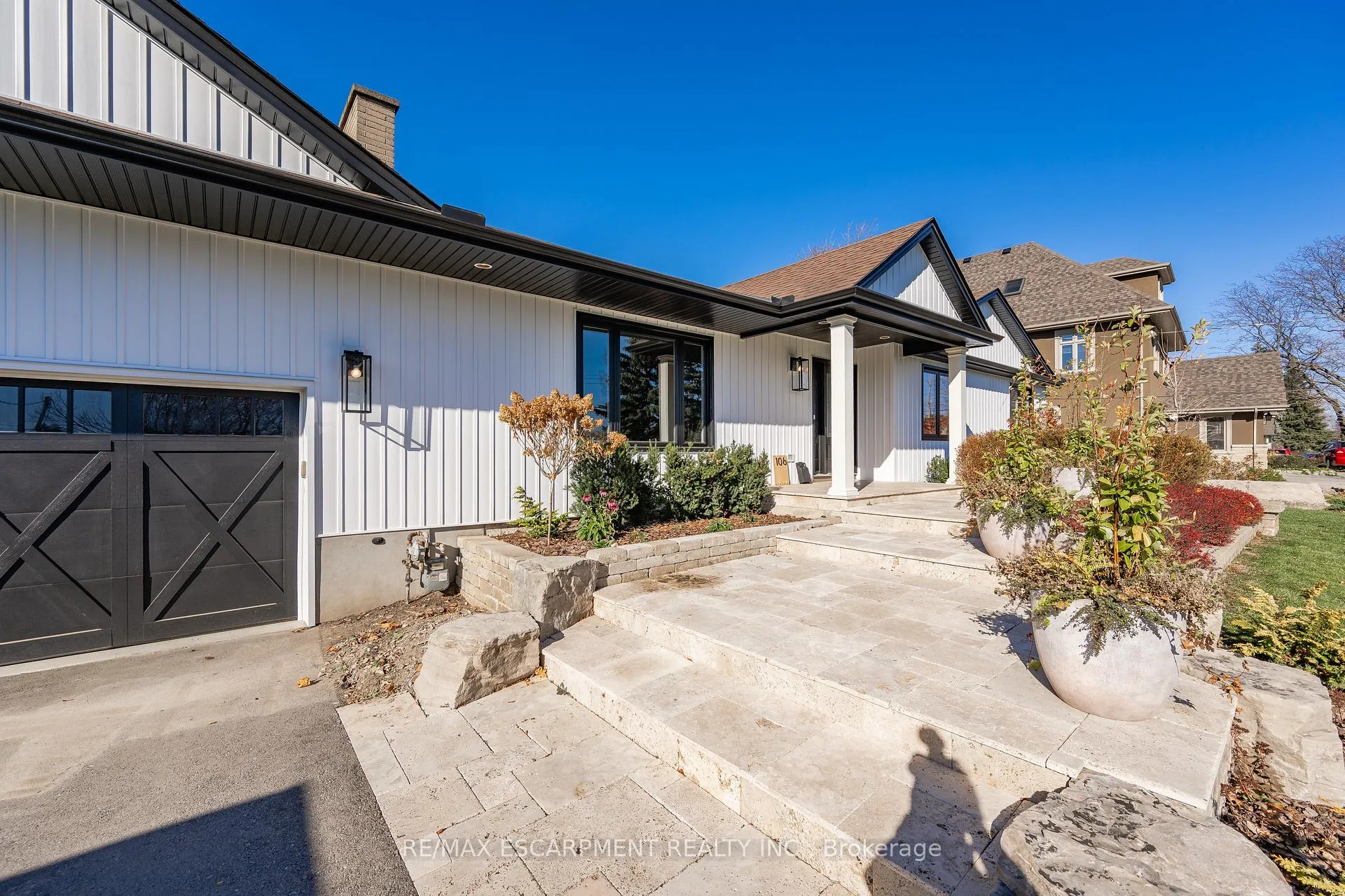 Photo 4 of 106 Overdale Avenue, Hamilton, Waterdown — HOMEH