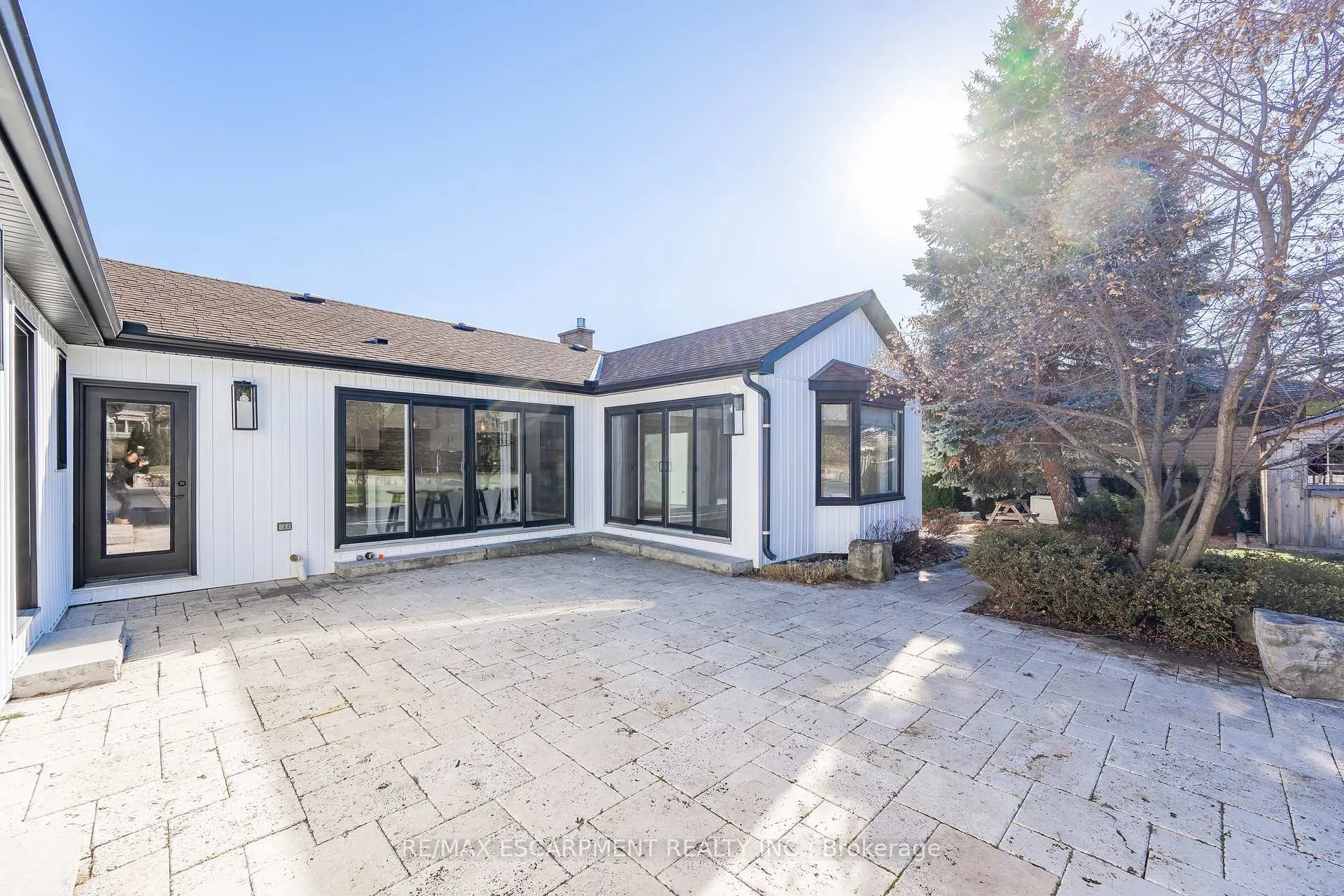 Photo 23 of 106 Overdale Avenue, Hamilton, Waterdown — HOMEH
