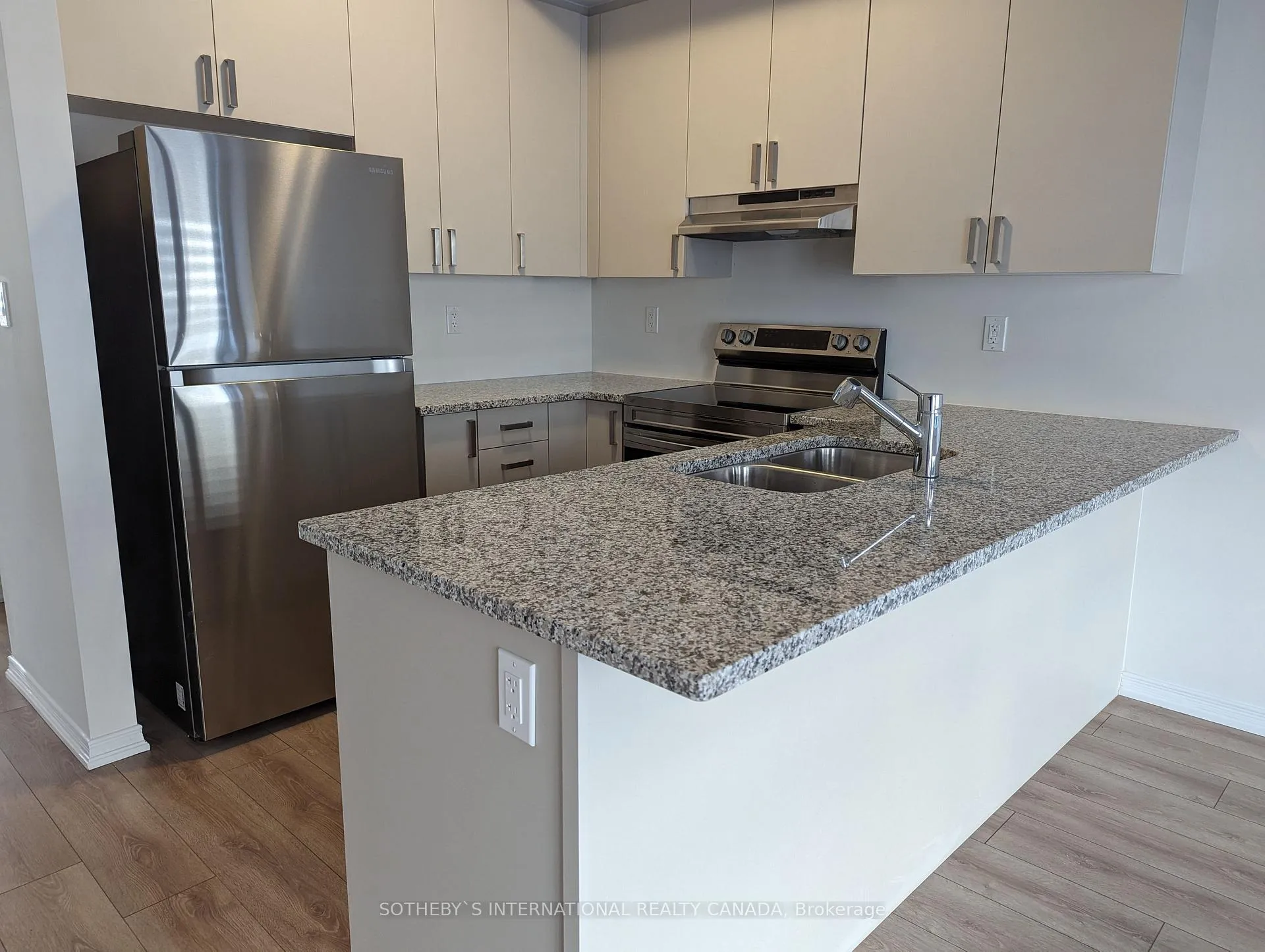 Photo 2 of 2609 Magdalen Path, Oshawa, Windfields — HOMEH