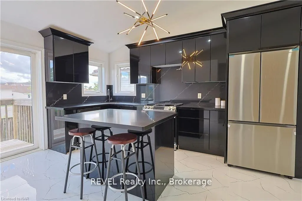 Photo 12 of 8414 Atack Court, Niagara Falls, Ascot — HOMEH