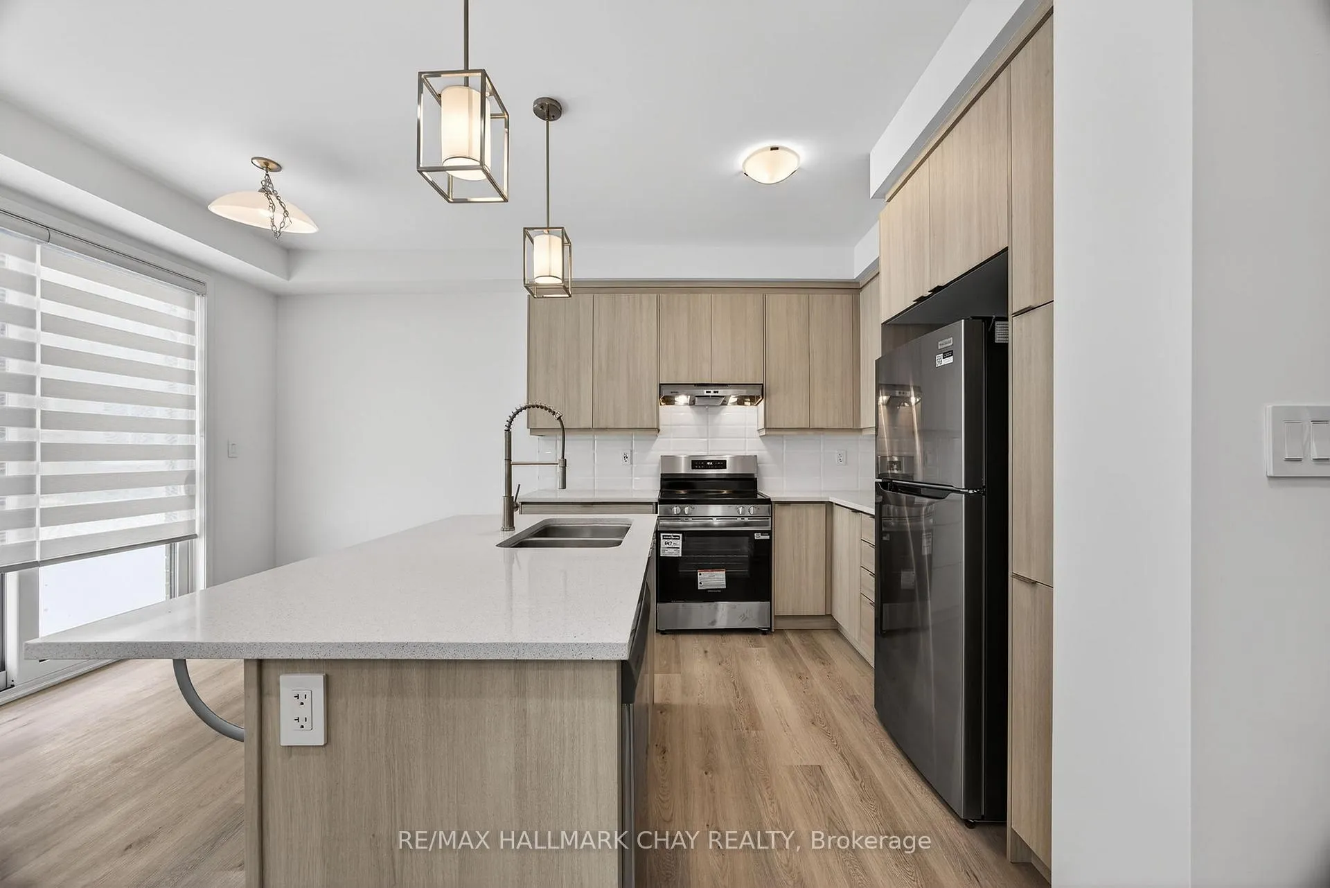Photo 8 of 18 Ivory Road, Barrie, Rural Barrie Southeast — HOMEH