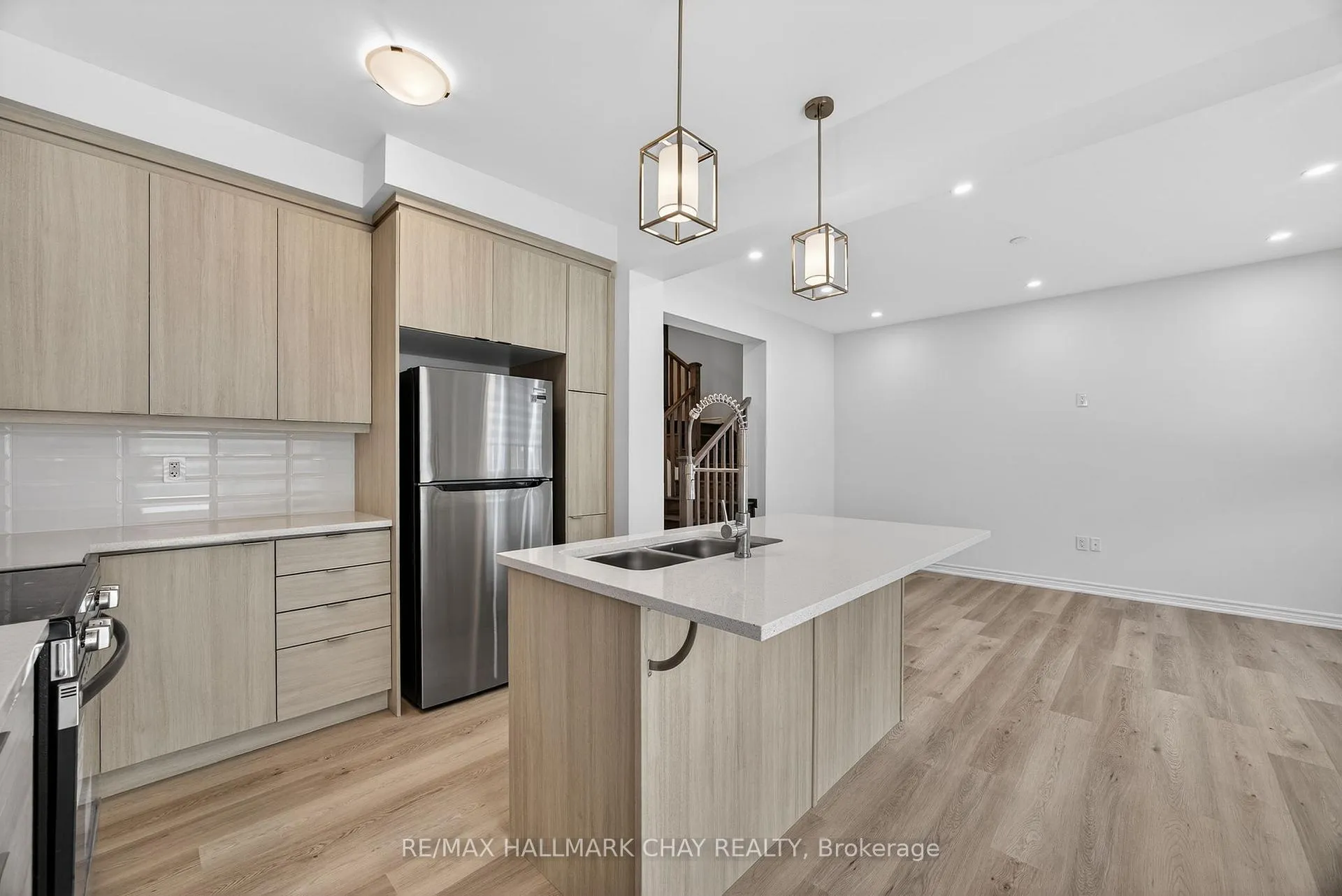 Photo 14 of 18 Ivory Road, Barrie, Rural Barrie Southeast — HOMEH