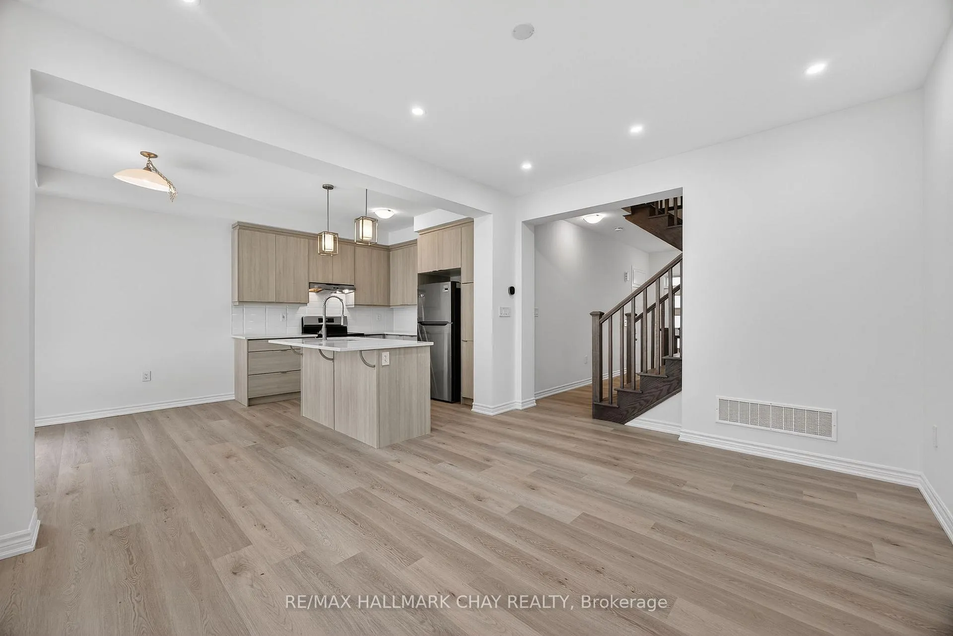 Photo 18 of 18 Ivory Road, Barrie, Rural Barrie Southeast — HOMEH