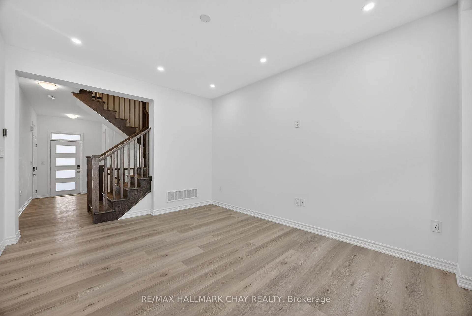 Photo 20 of 18 Ivory Road, Barrie, Rural Barrie Southeast — HOMEH