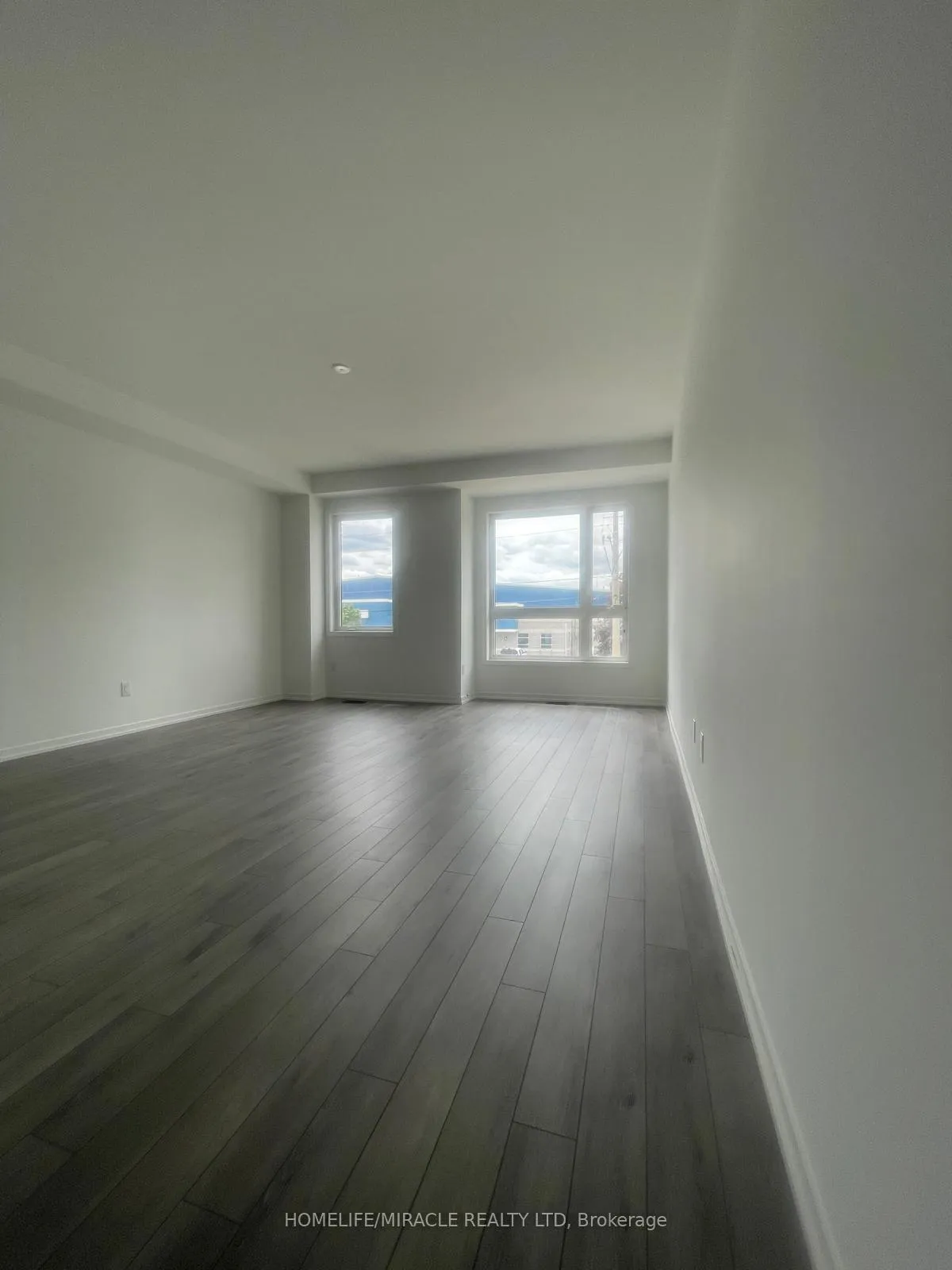 Photo 3 of 203 Monarch Avenue, Ajax, South West — HOMEH