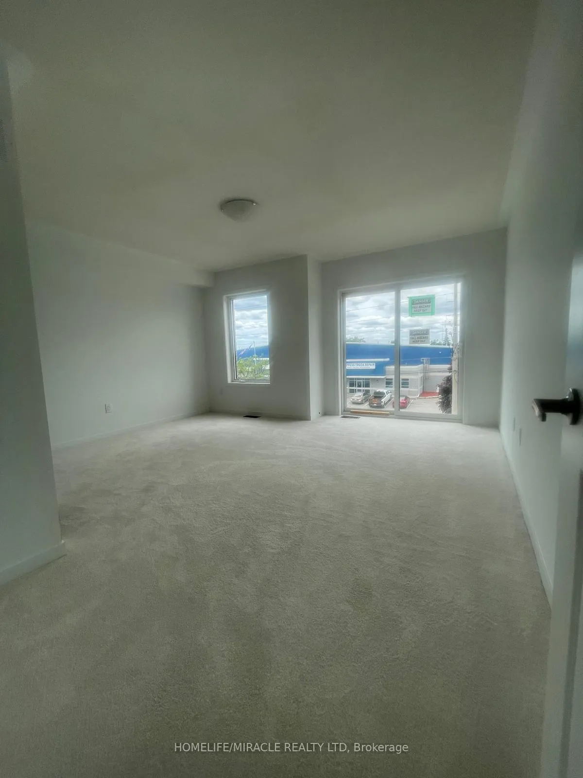 Photo 10 of 203 Monarch Avenue, Ajax, South West — HOMEH