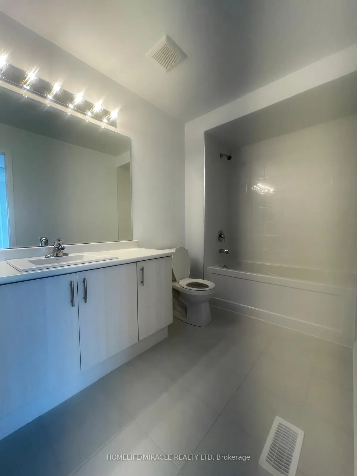 Photo 12 of 203 Monarch Avenue, Ajax, South West — HOMEH