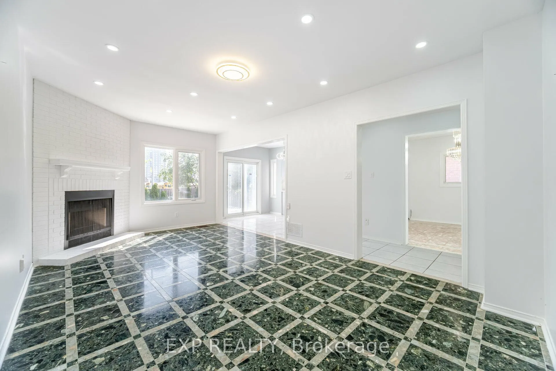 Photo 13 of 7 Glenbury Drive, Vaughan, Brownridge — HOMEH