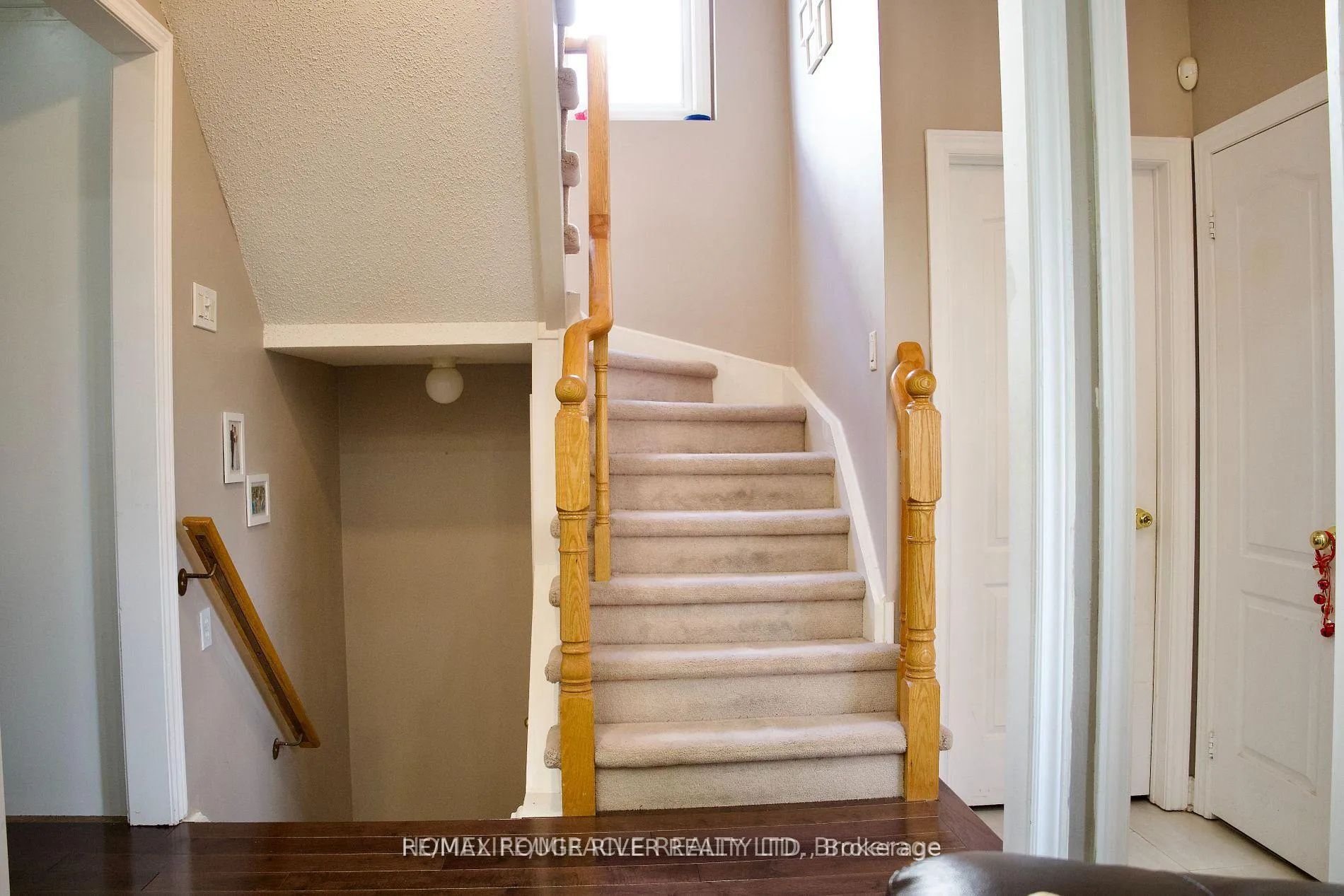 Photo 3 of Unit Main, 45 Shenandoah Drive, Whitby, Williamsburg — HOMEH