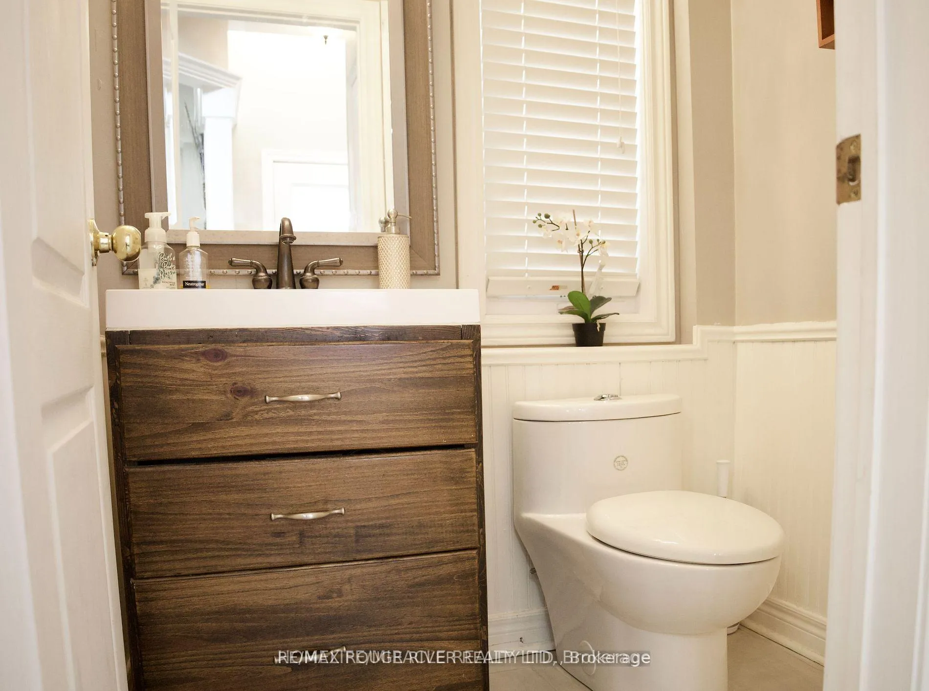 Photo 4 of Unit Main, 45 Shenandoah Drive, Whitby, Williamsburg — HOMEH