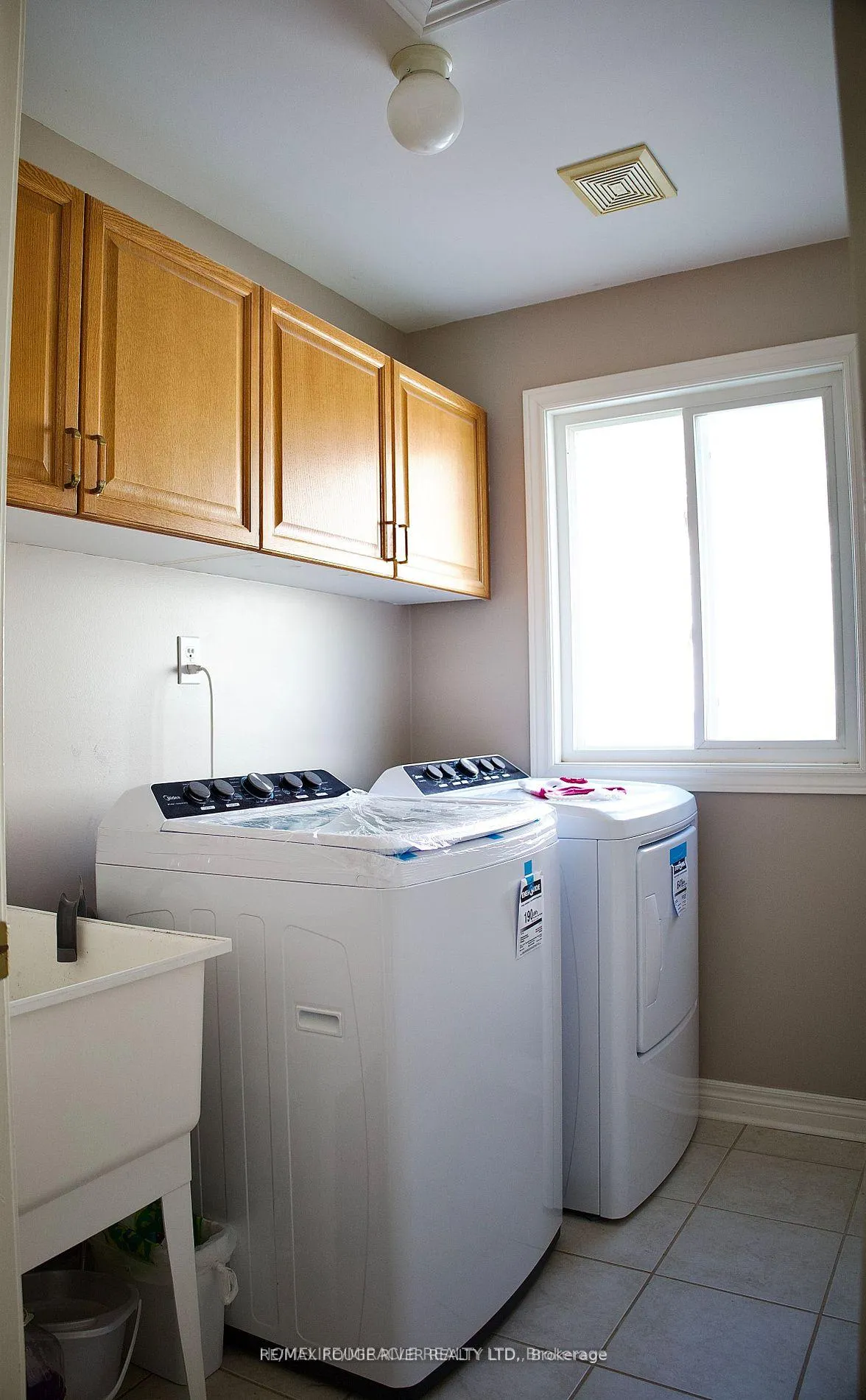Photo 18 of Unit Main, 45 Shenandoah Drive, Whitby, Williamsburg — HOMEH