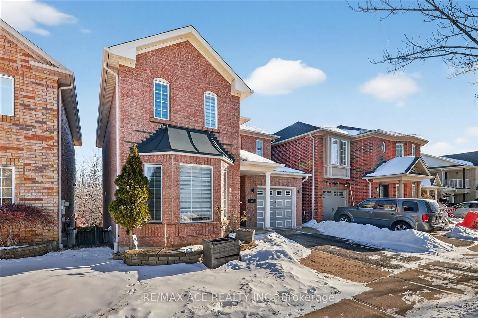 Photo 2 of Unit Main, 35 Angier Crescent, Ajax, South East — HOMEH
