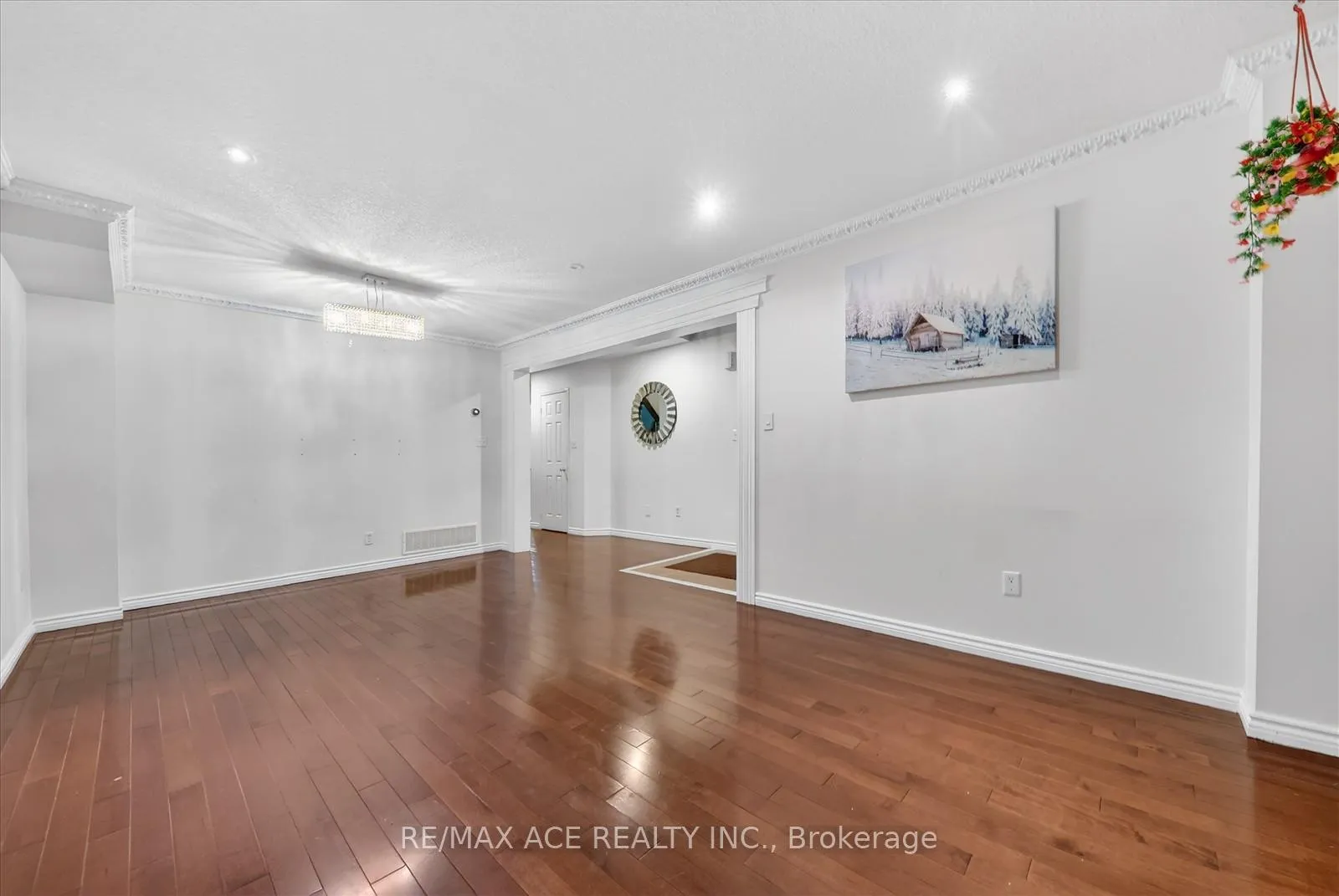Photo 8 of Unit Main, 35 Angier Crescent, Ajax, South East — HOMEH