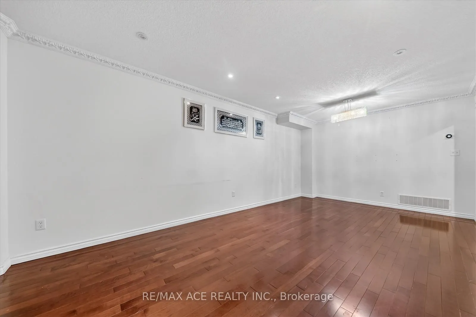 Photo 9 of Unit Main, 35 Angier Crescent, Ajax, South East — HOMEH