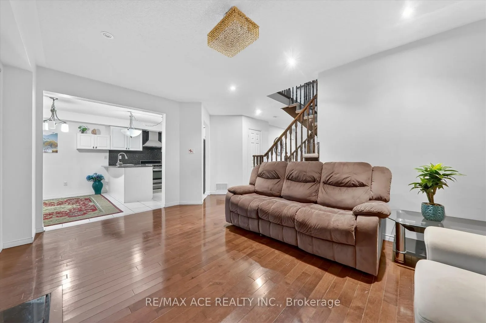 Photo 12 of Unit Main, 35 Angier Crescent, Ajax, South East — HOMEH