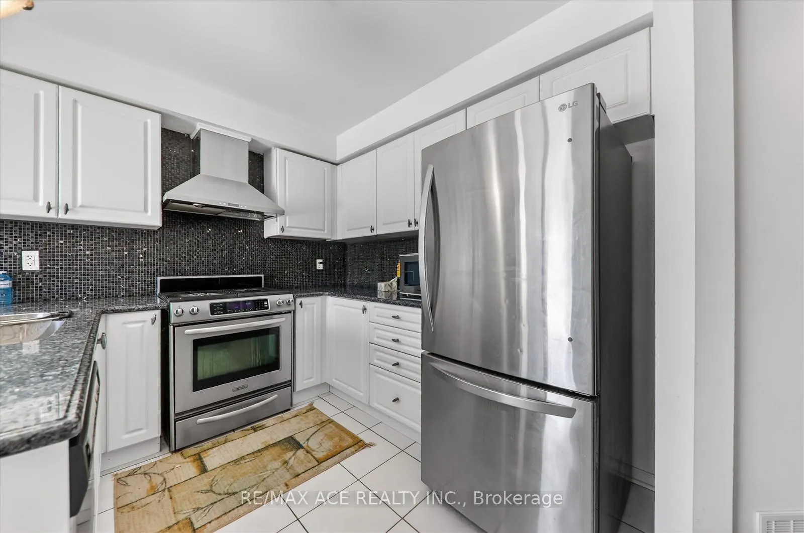 Photo 15 of Unit Main, 35 Angier Crescent, Ajax, South East — HOMEH