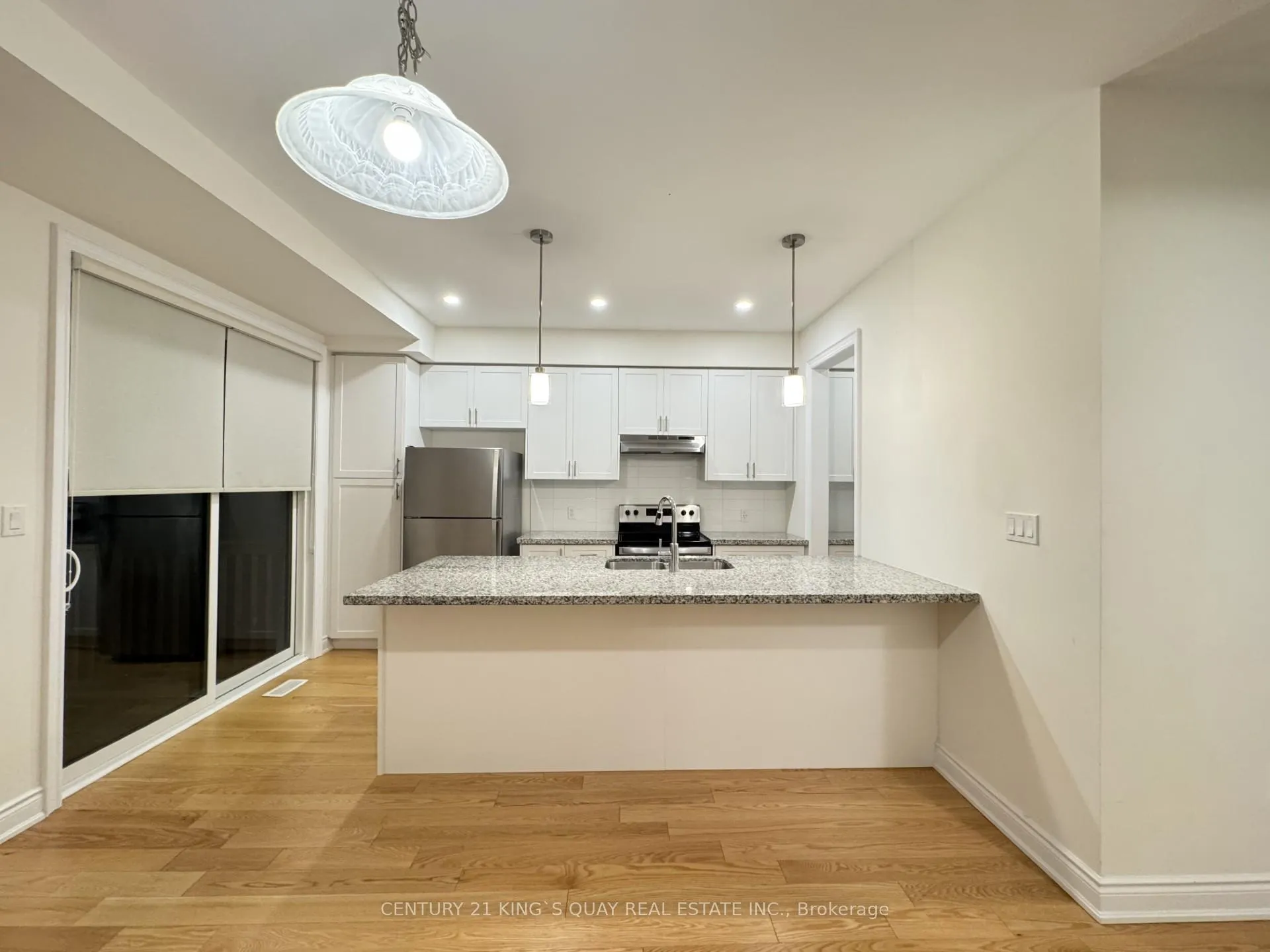 Photo 5 of 38 Lake Trail Way, Whitby, Brooklin — HOMEH