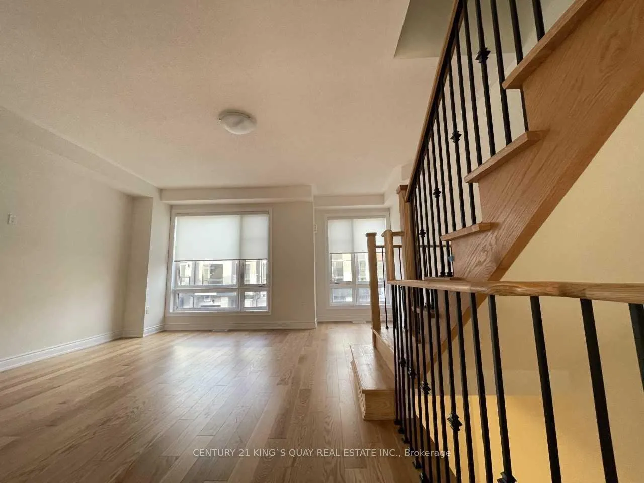 Photo 20 of 38 Lake Trail Way, Whitby, Brooklin — HOMEH