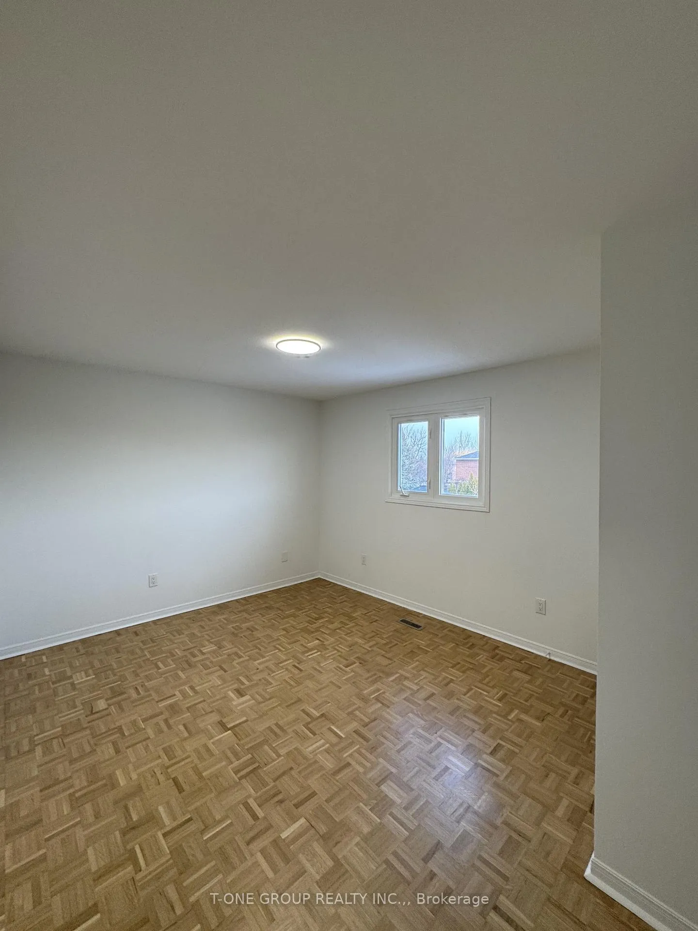 Photo 5 of 71 Links Road, Vaughan, Maple — HOMEH