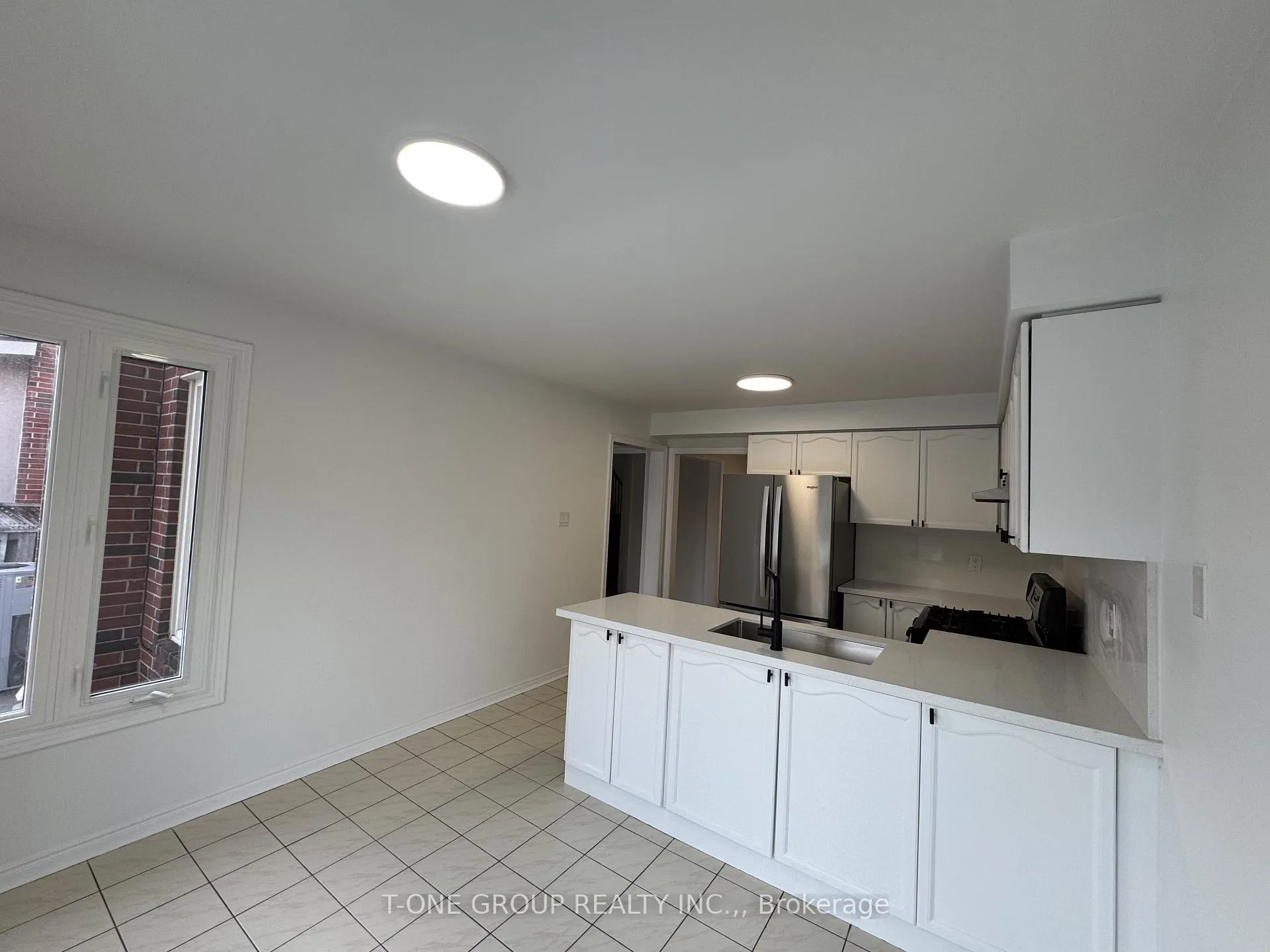 Photo 10 of 71 Links Road, Vaughan, Maple — HOMEH