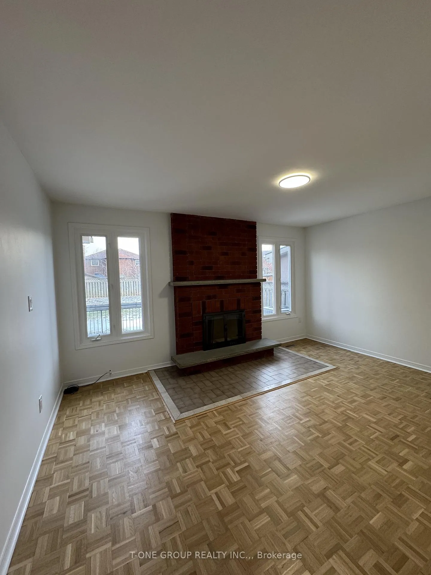 Photo 14 of 71 Links Road, Vaughan, Maple — HOMEH