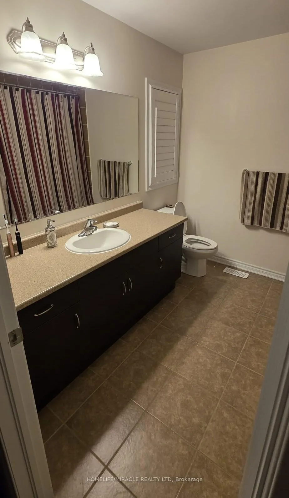 Photo 15 of 1107 Biason Circle, Milton, Willmott — HOMEH