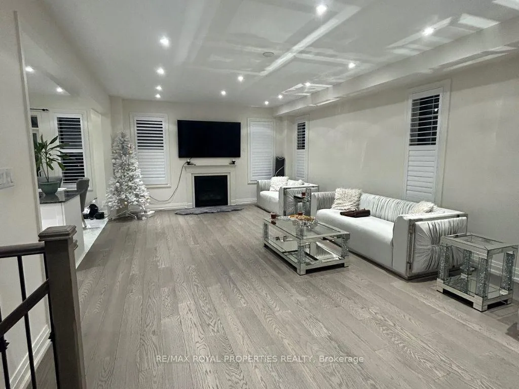 Photo 5 of 22 Hassard-Short Lane, Ajax, South East — HOMEH