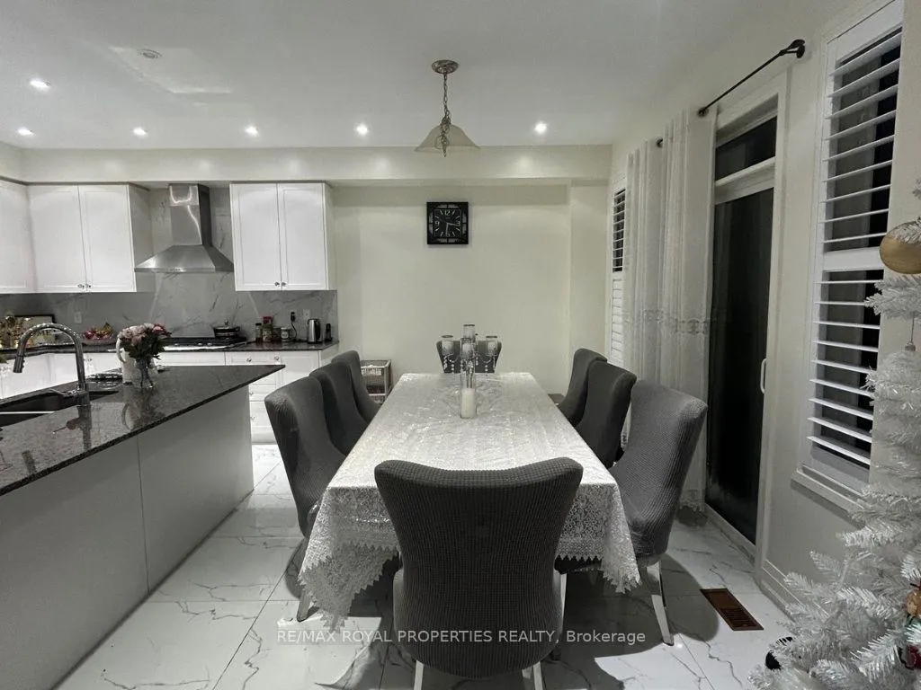Photo 8 of 22 Hassard-Short Lane, Ajax, South East — HOMEH