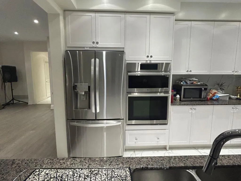 Photo 10 of 22 Hassard-Short Lane, Ajax, South East — HOMEH
