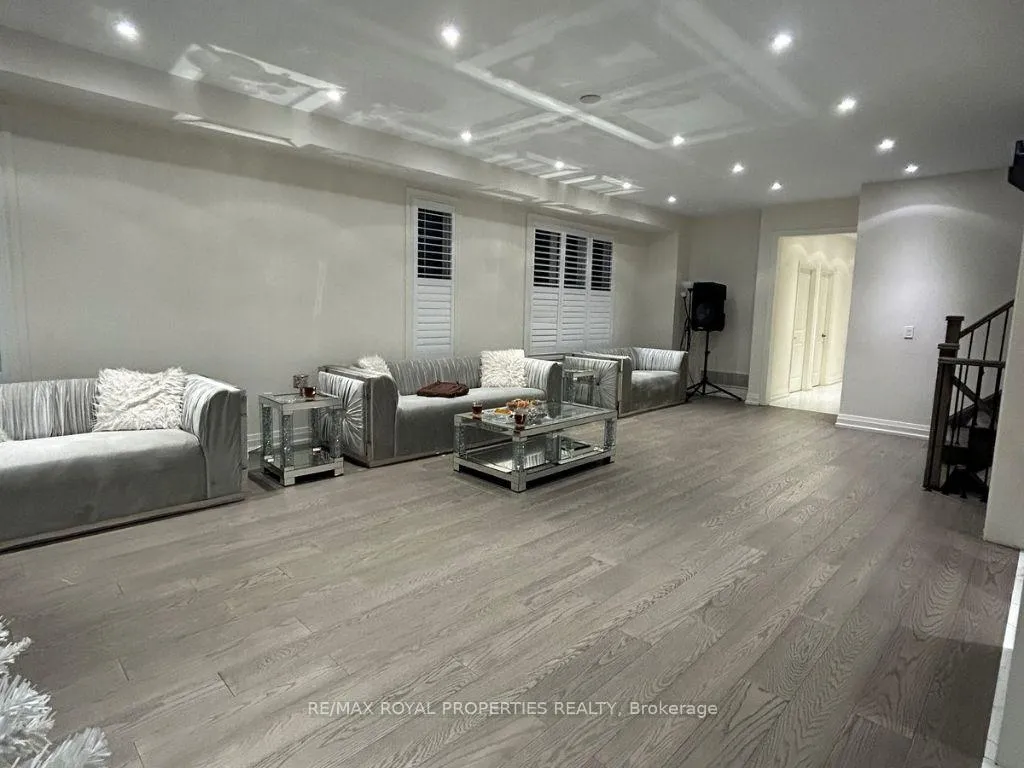 Photo 12 of 22 Hassard-Short Lane, Ajax, South East — HOMEH
