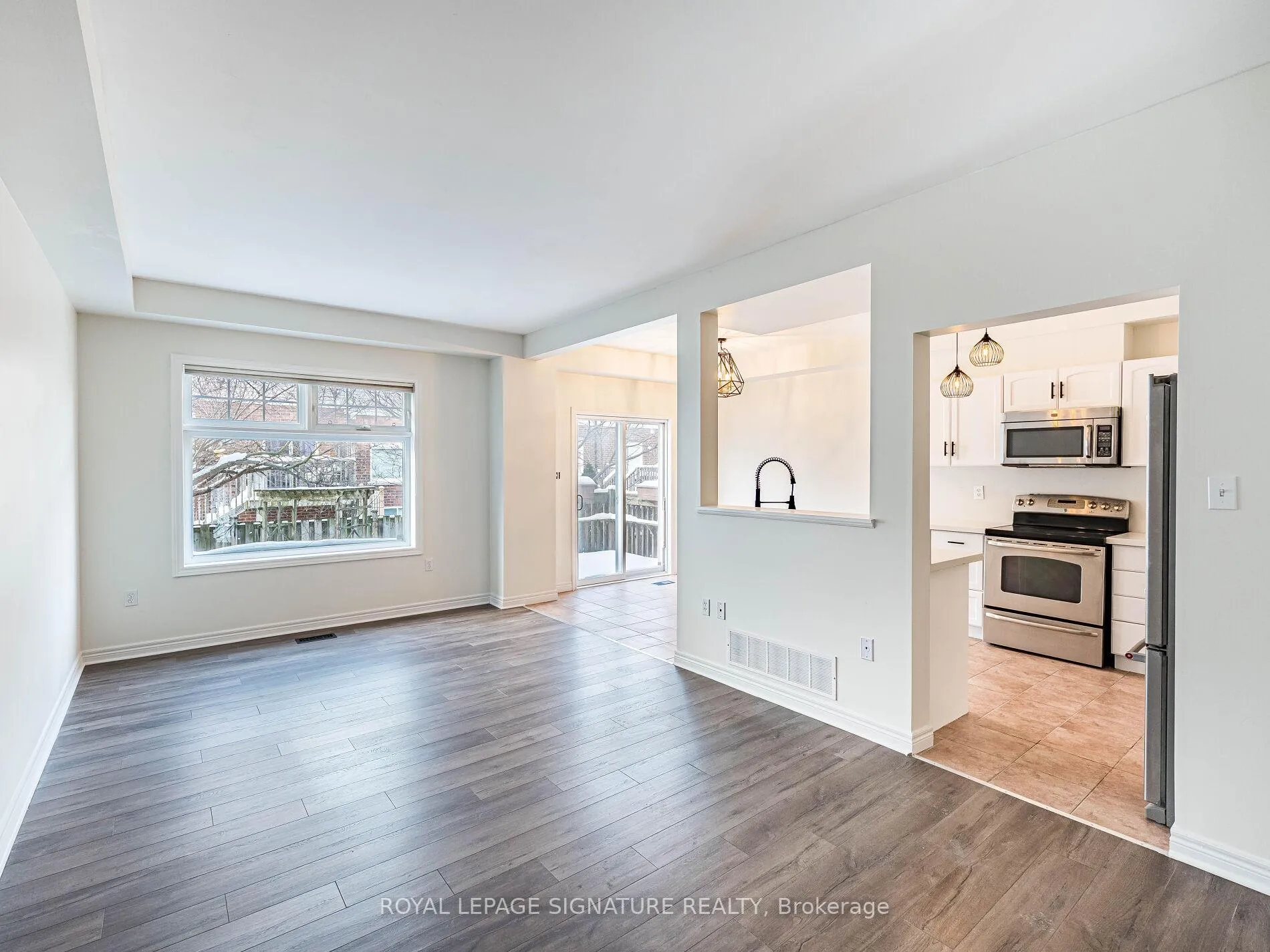 Photo 6 of 75 Olivia Place, Hamilton, Meadowlands — HOMEH