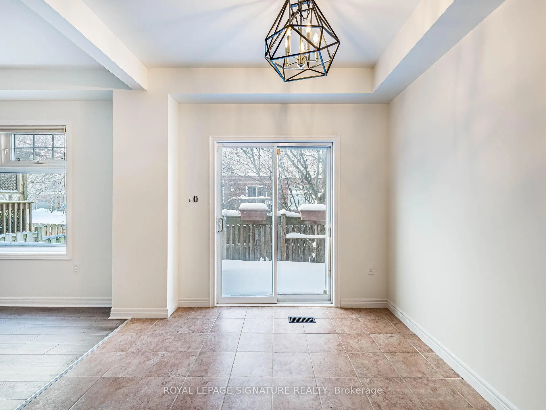 Photo 14 of 75 Olivia Place, Hamilton, Meadowlands — HOMEH