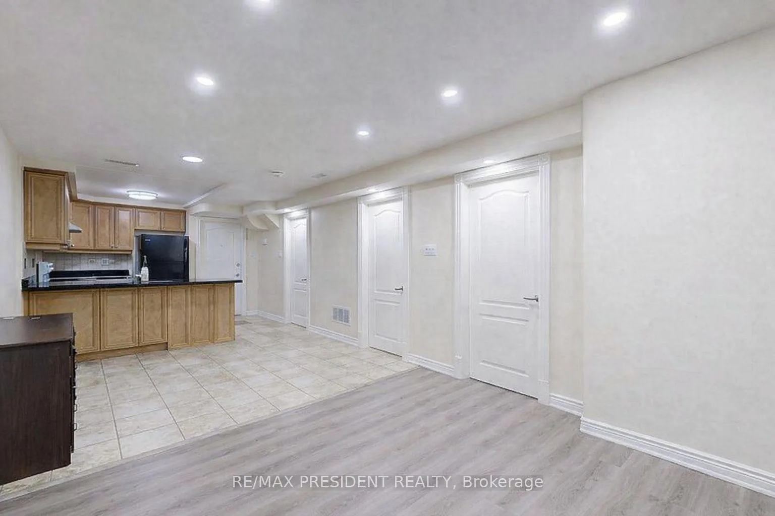 Photo 3 of 111 Sandmere Avenue, Brampton, Heart Lake West — HOMEH