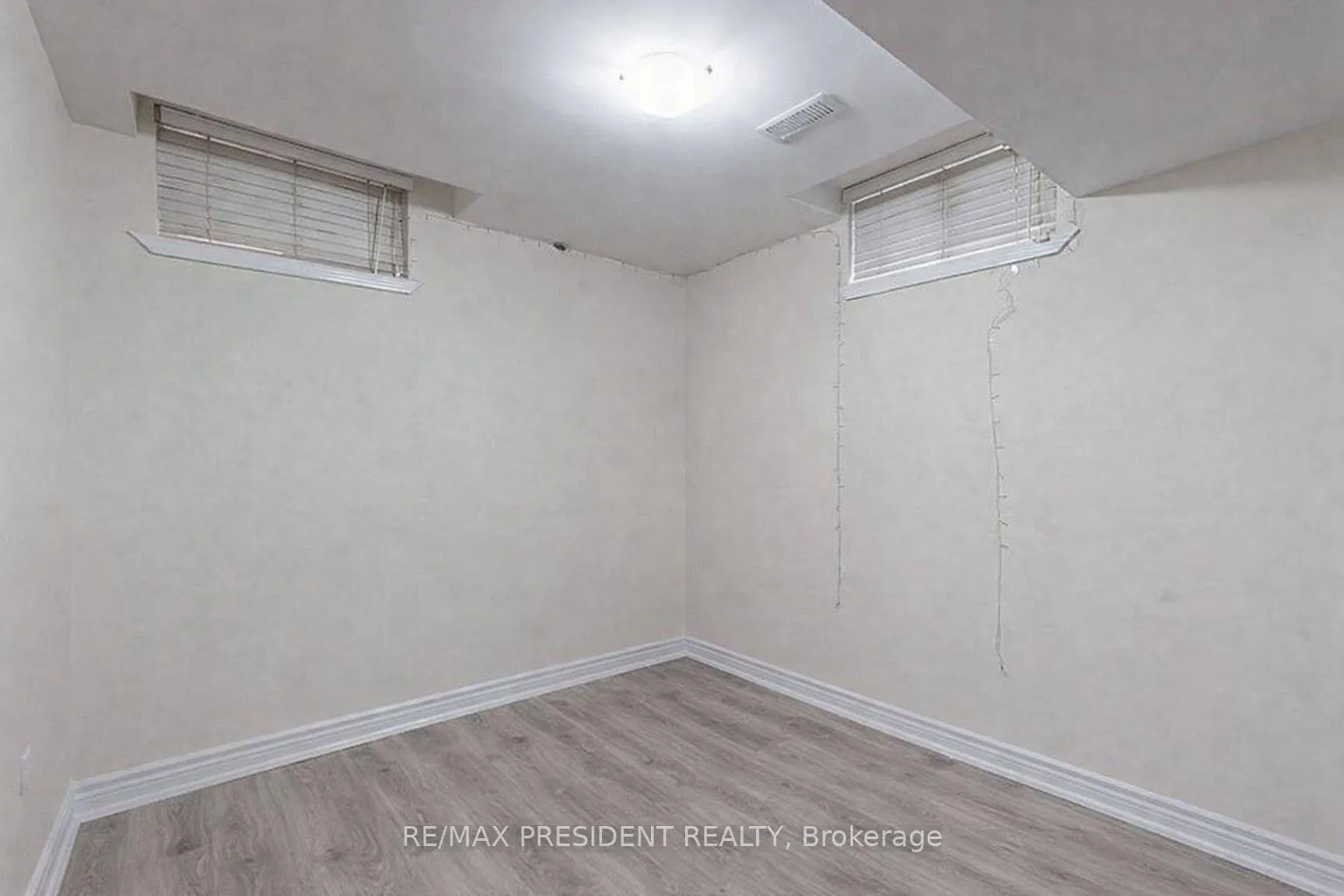 Photo 5 of 111 Sandmere Avenue, Brampton, Heart Lake West — HOMEH