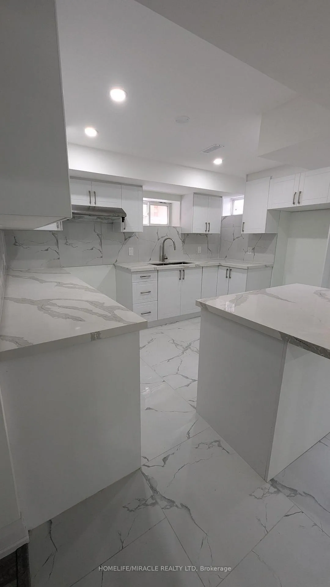 Photo 5 of 26 Foxhunt Drive, Vaughan, Vellore Village — HOMEH