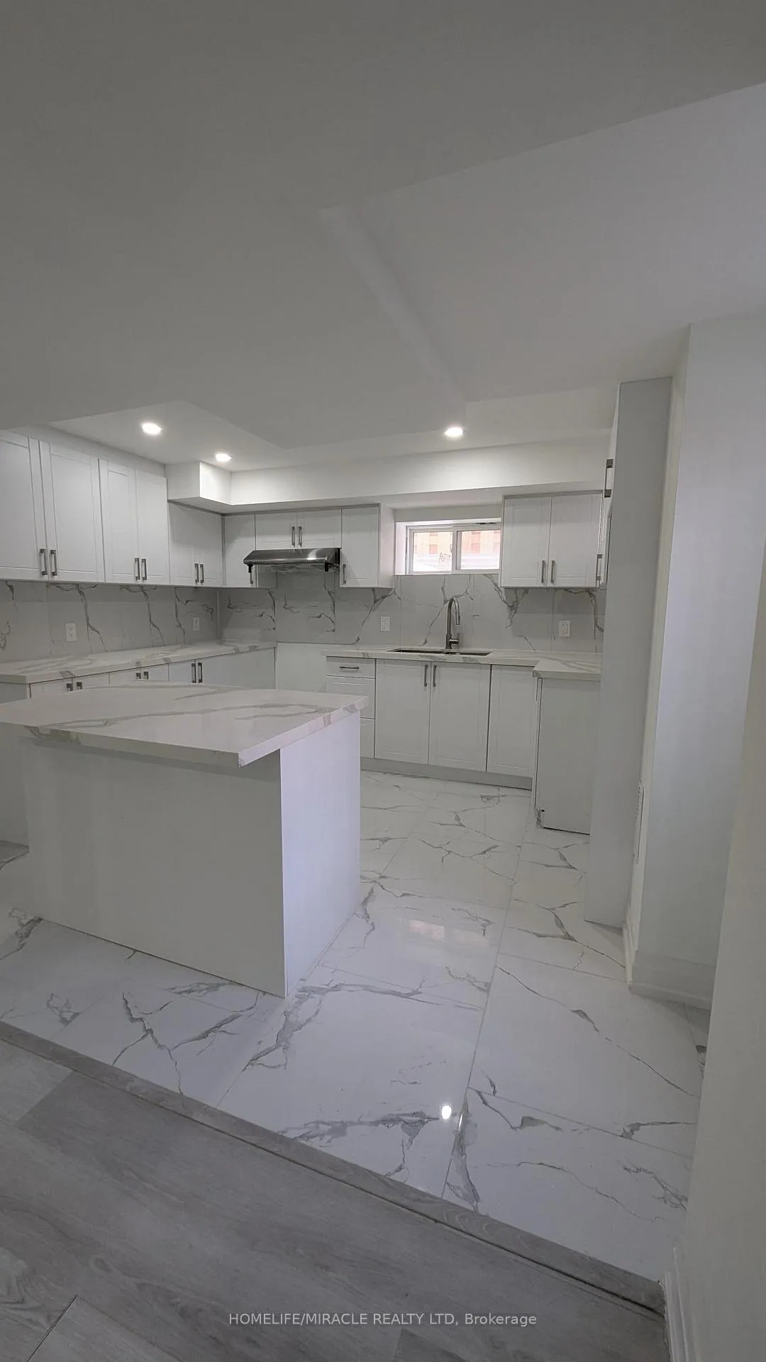 Photo 6 of 26 Foxhunt Drive, Vaughan, Vellore Village — HOMEH